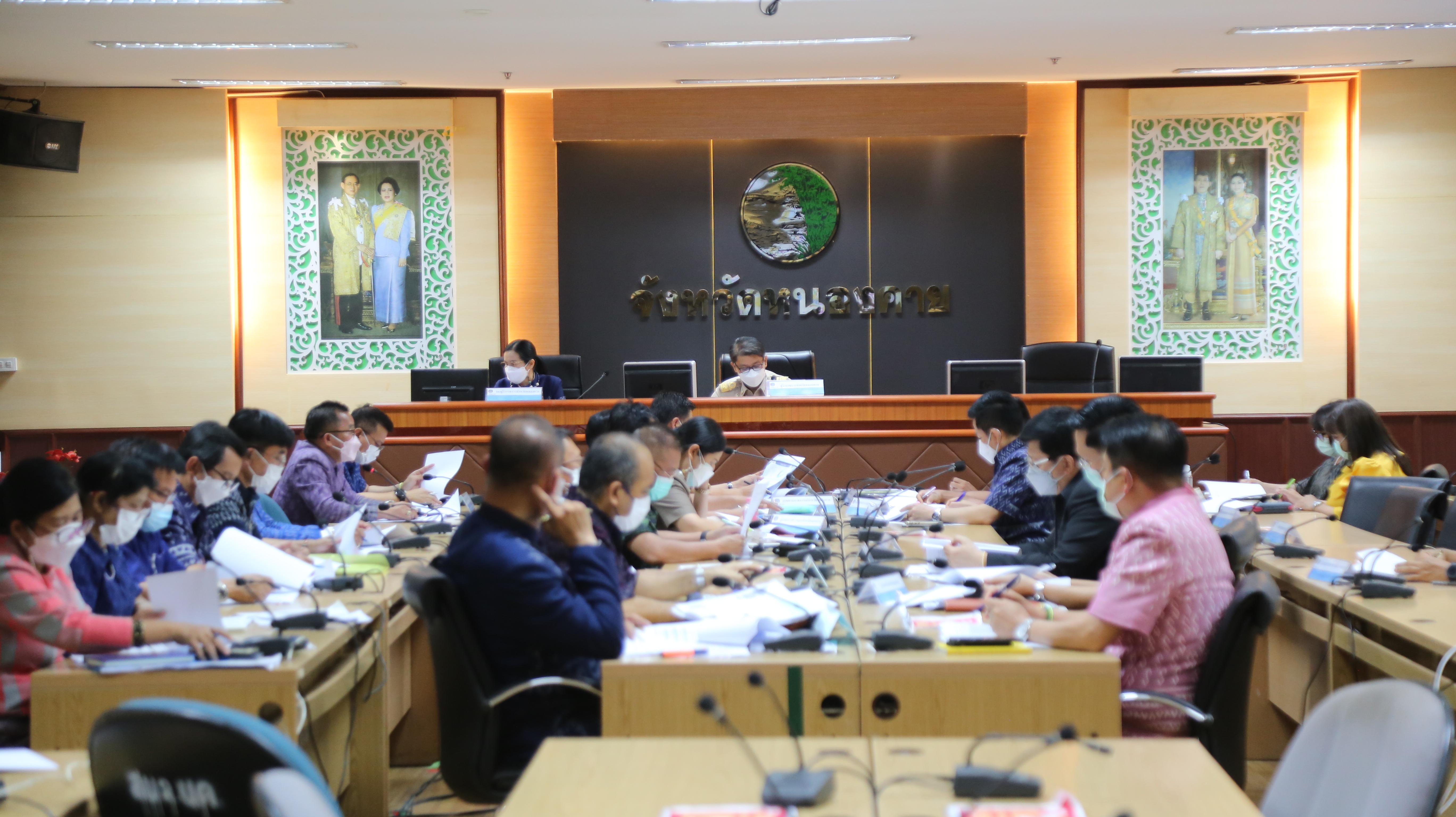 จังหวัดหนองคาย ประชุมคณะกรรมการบริหารศูนย์อำนวยการขจัดความยากจนและพัฒนาคนทุกช่วงวัยอย่างยั่งยืนตามหลักปรัชญ่ของเศรษฐกิจพอเพียงจังหวัดหนองคาย (คจพ.จ.) ครั้งที่ 2/2565