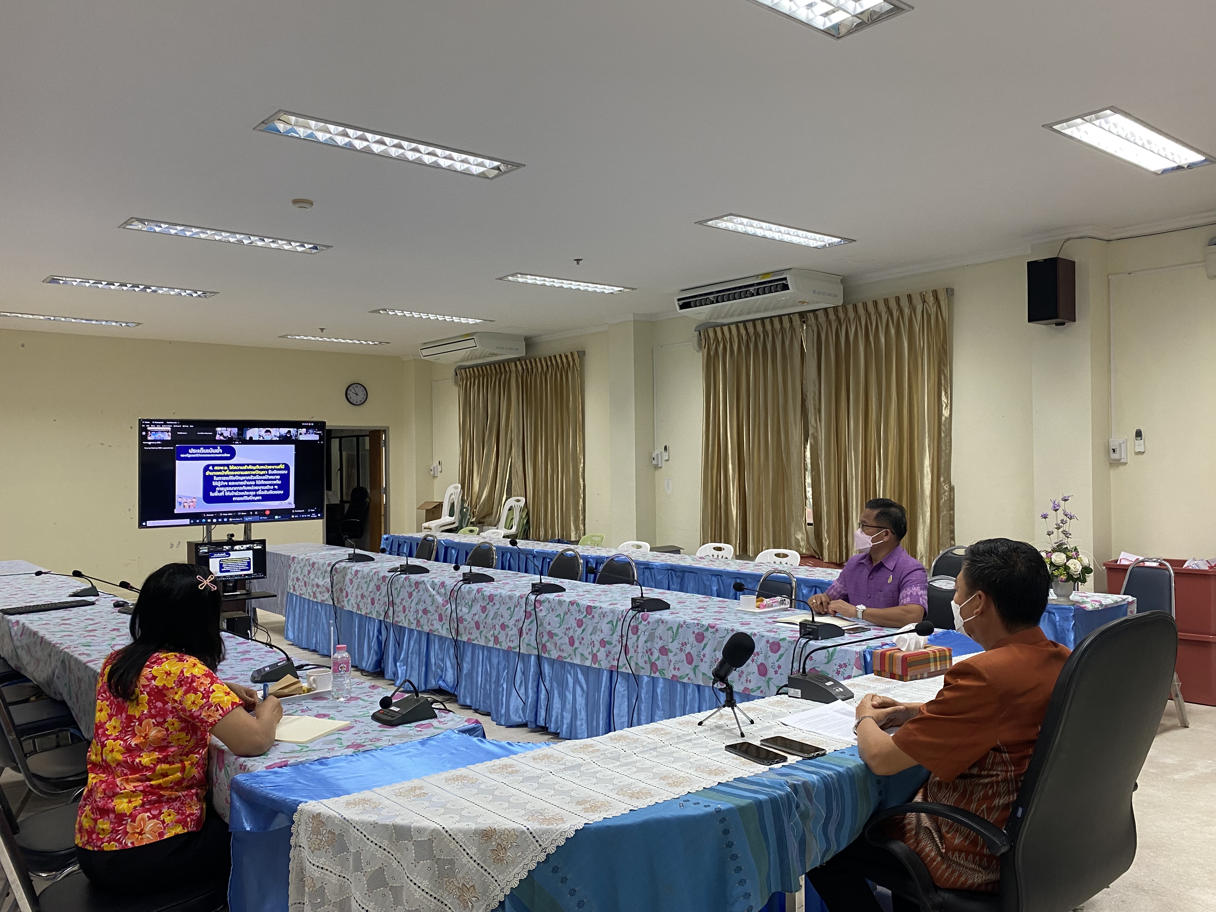 พช.หนองคาย ร่วมประชุมติดตามการขับเคลื่อนการดำเนินงานขจัดความยากจน และพัฒนาคนทุกช่วงวัย อย่างยั่งยืนตามหลักปรัชญาของเศรษฐกิจพอเพียงในระดับพื้นที่