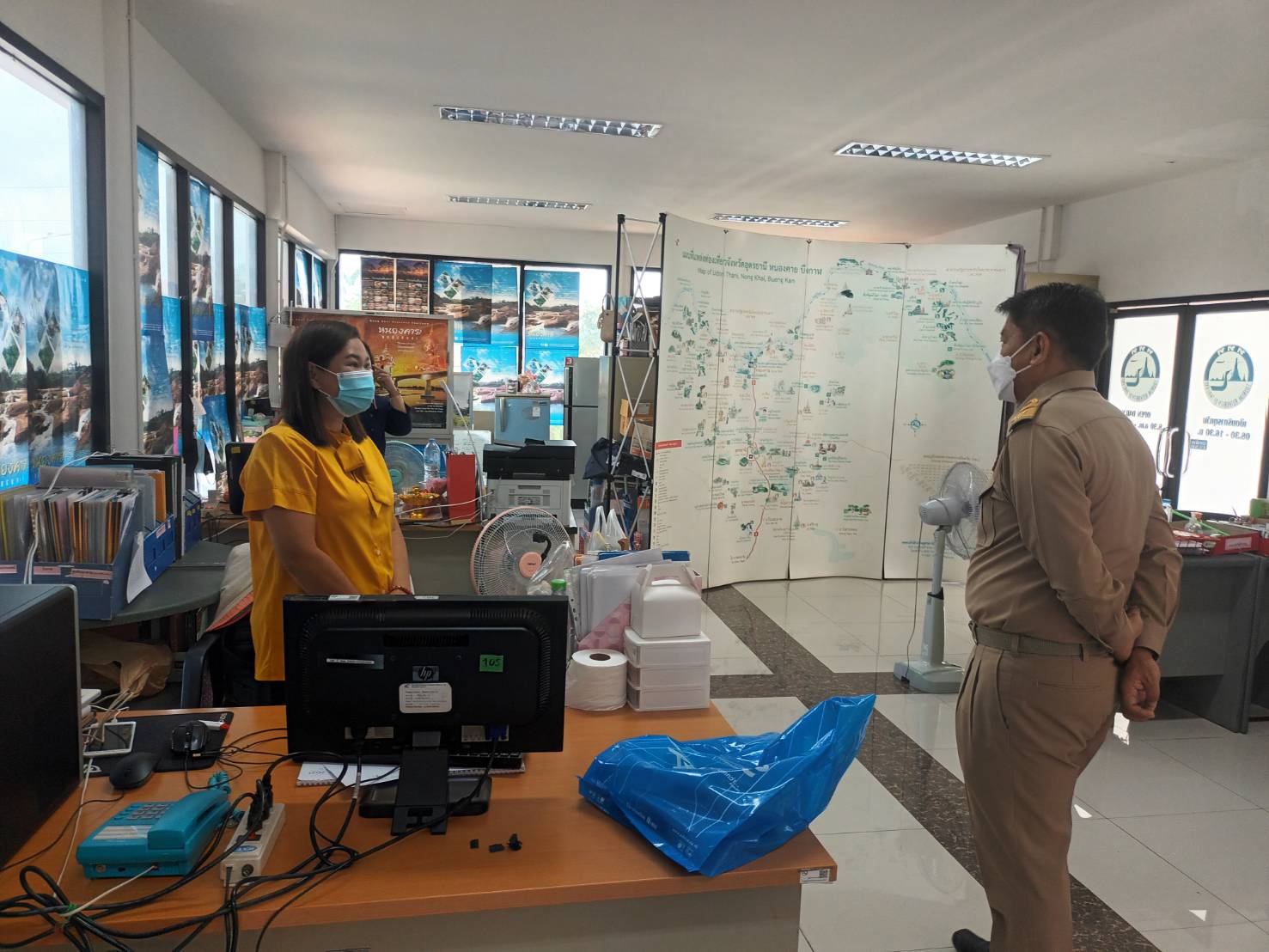 ผู้ว่าราชการจังหวัดหนองคาย ตรวจเยี่ยมศูนย์แสดงและจำหน่ายผลิตภัณฑ์ OTOP จังหวัดหนองคาย