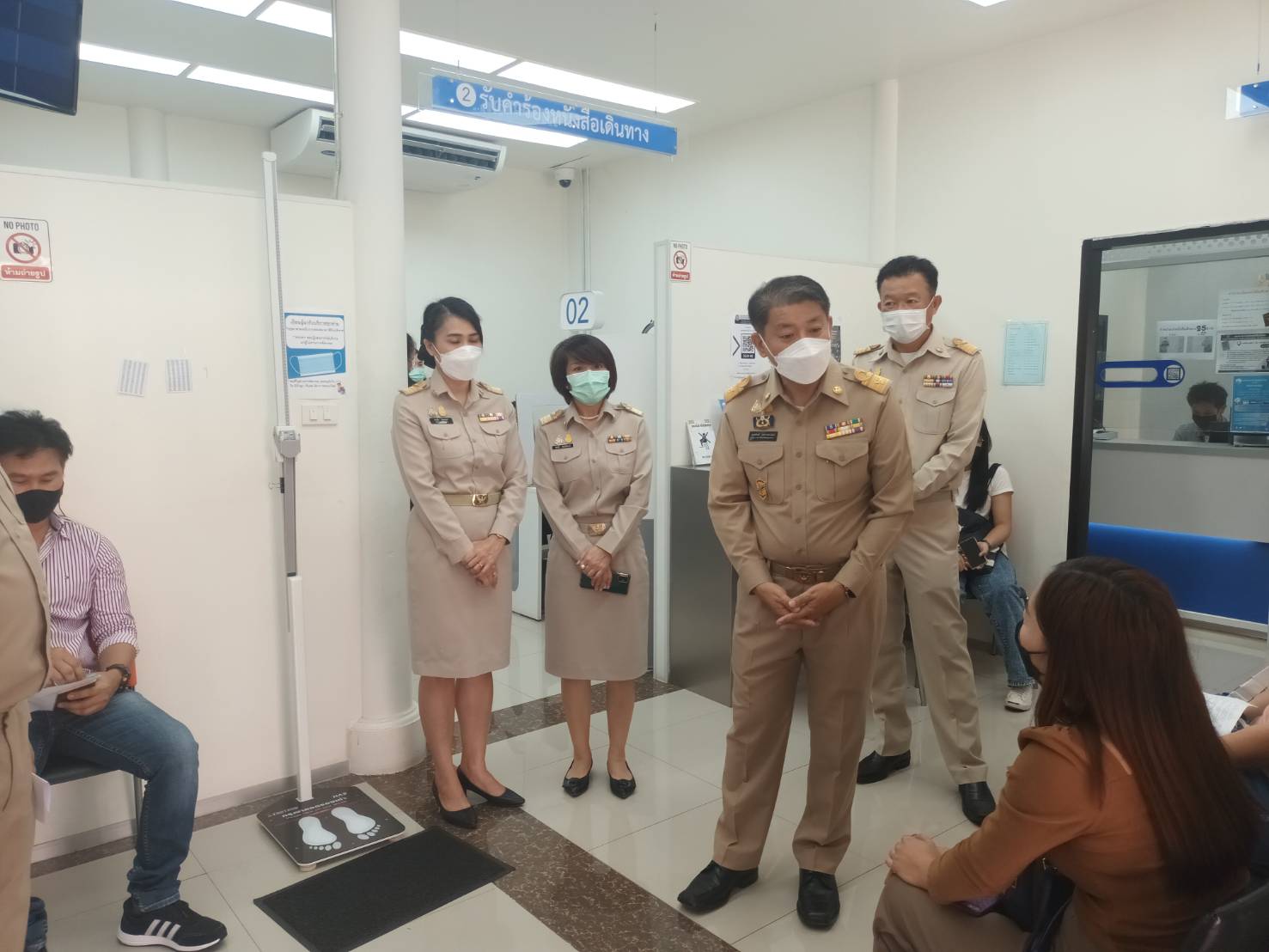 ผู้ว่าราชการจังหวัดหนองคาย ตรวจเยี่ยมศูนย์แสดงและจำหน่ายผลิตภัณฑ์ OTOP จังหวัดหนองคาย