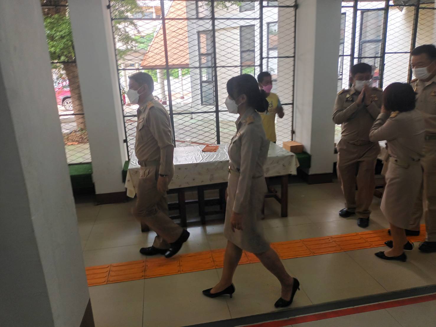 ผู้ว่าราชการจังหวัดหนองคาย ตรวจเยี่ยมศูนย์แสดงและจำหน่ายผลิตภัณฑ์ OTOP จังหวัดหนองคาย