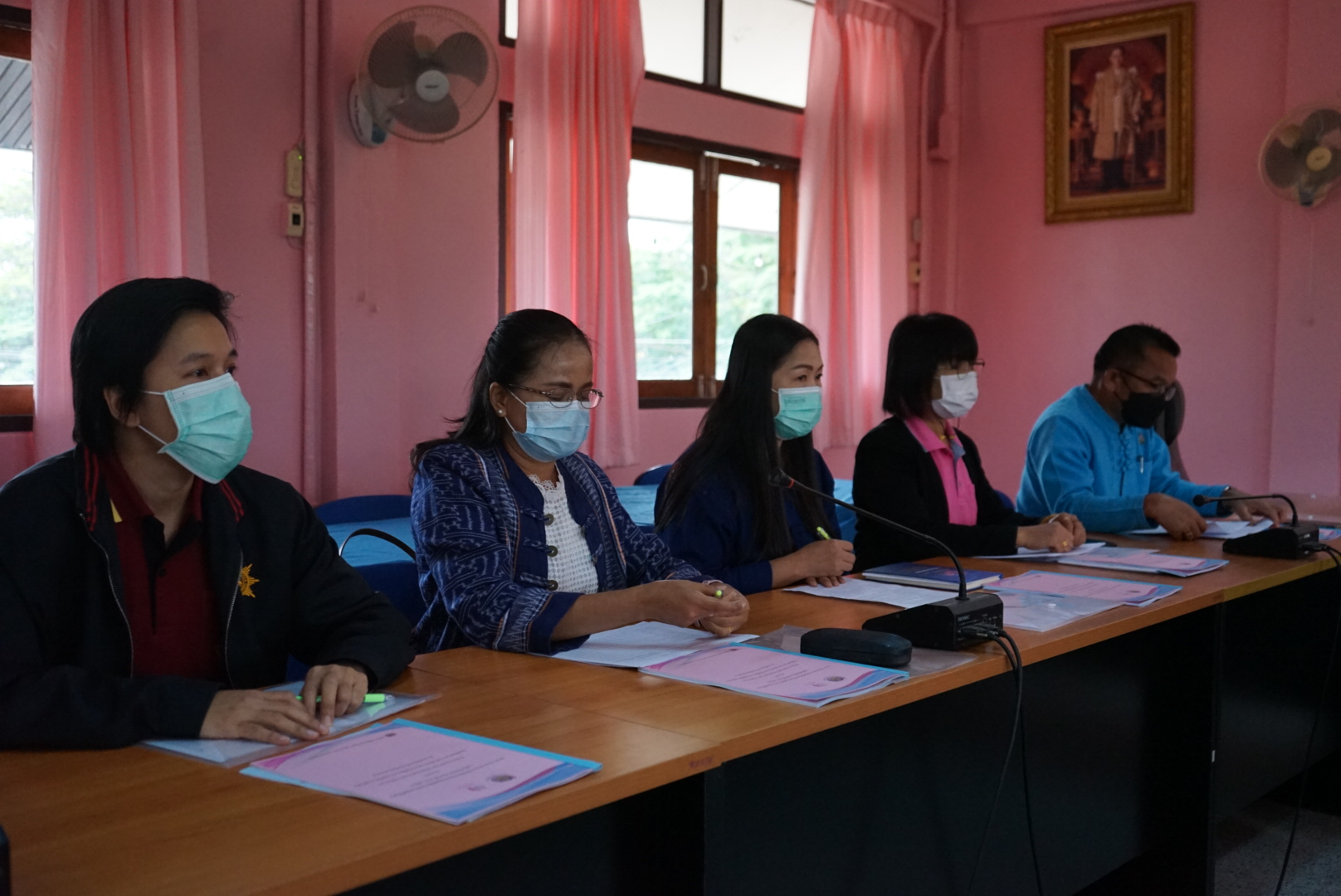 พช.หนองคาย ดำเนินการคัดเลือกคนกองทุนพัฒนาบทบาทสตรีดีเด่น ระดับจังหวัด ประจำปี 2565