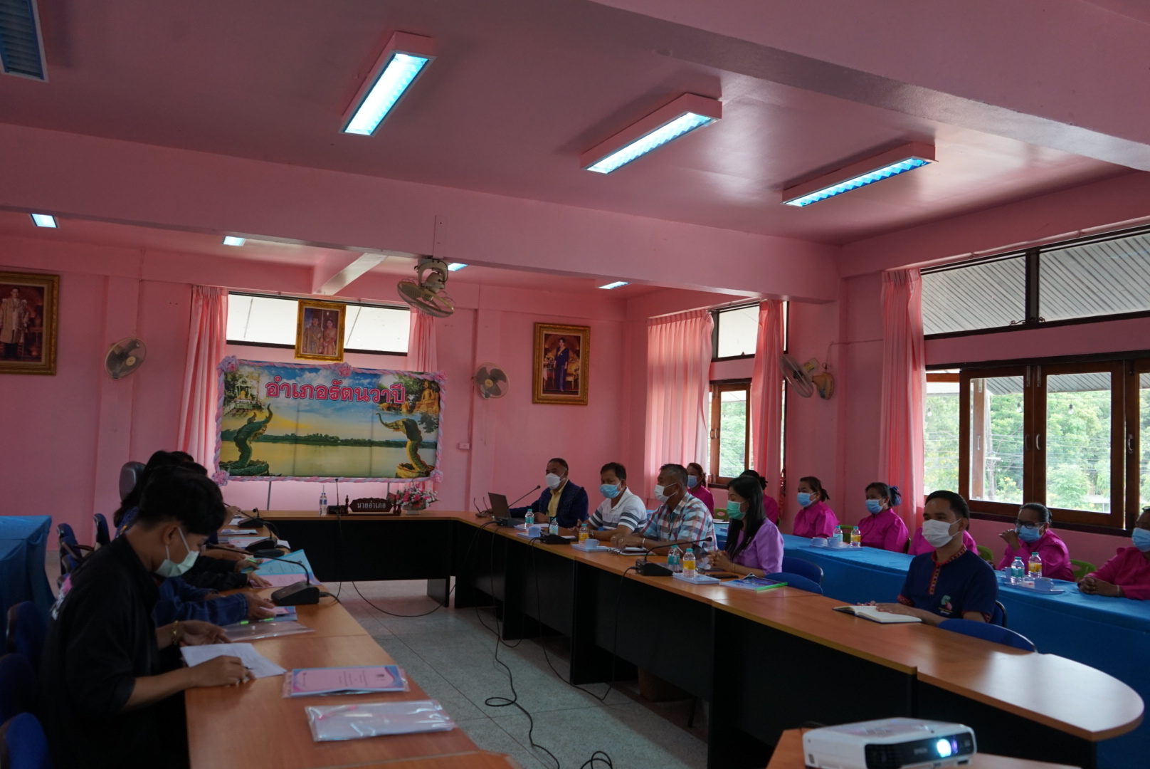 พช.หนองคาย ดำเนินการคัดเลือกคนกองทุนพัฒนาบทบาทสตรีดีเด่น ระดับจังหวัด ประจำปี 2565