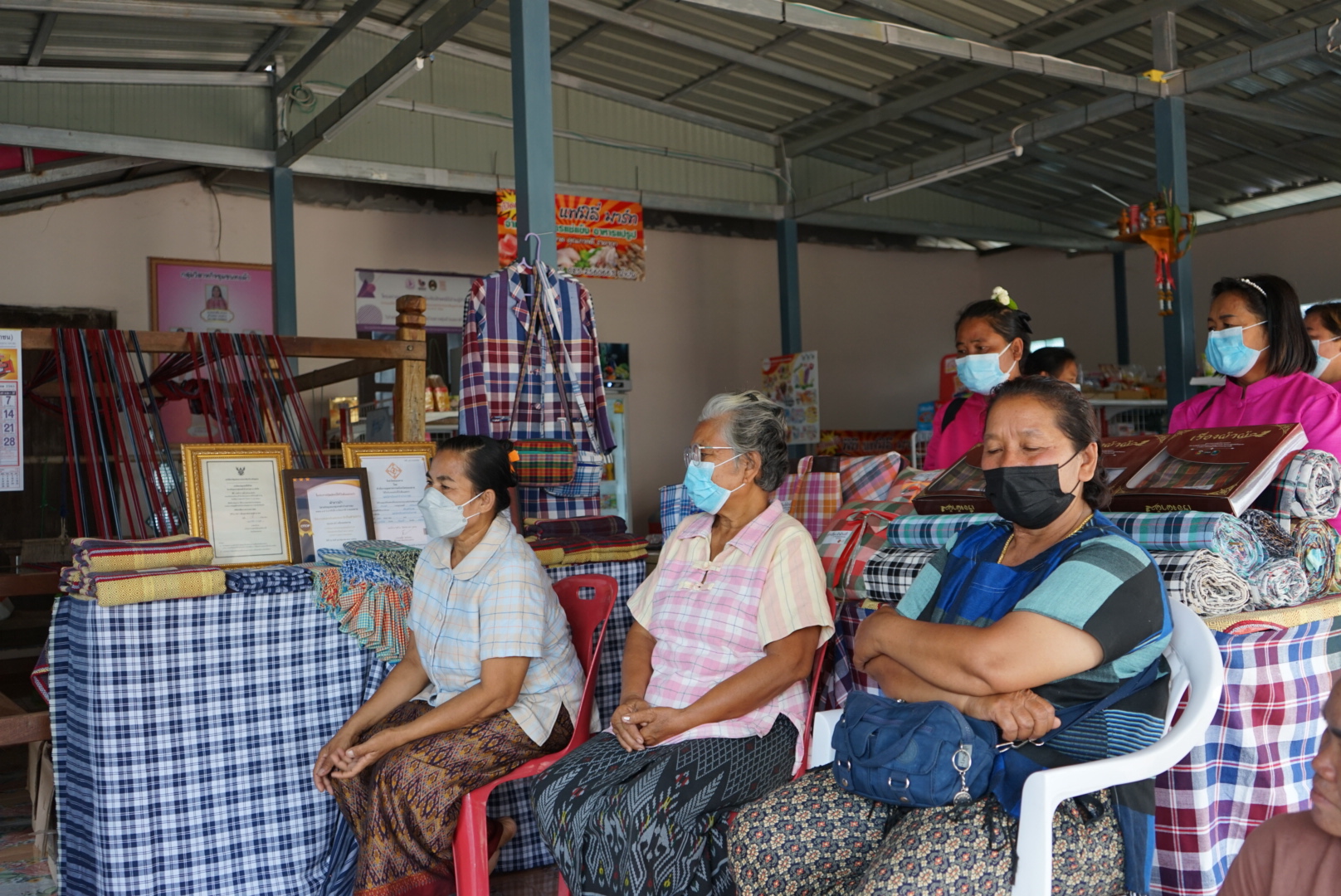 พช.หนองคาย ดำเนินการคัดเลือกคนกองทุนพัฒนาบทบาทสตรีดีเด่น ระดับจังหวัด ประจำปี 2565