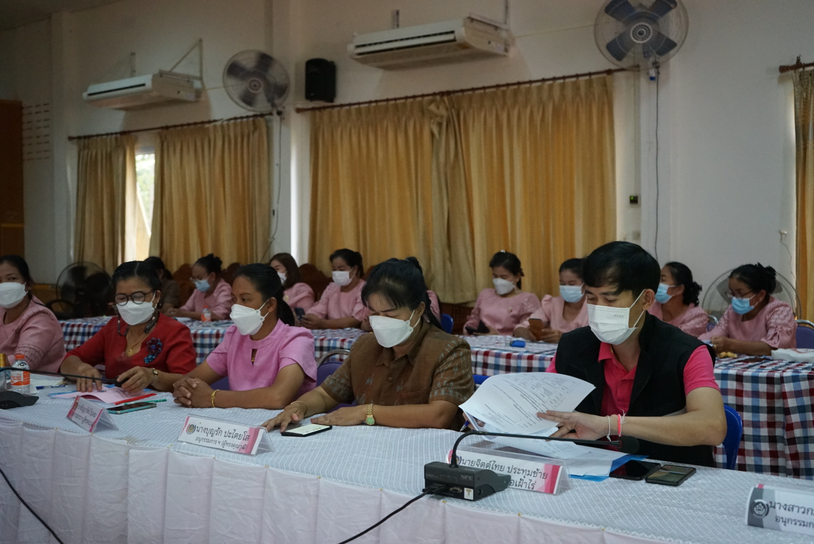 พช.หนองคาย ดำเนินการคัดเลือกคนกองทุนพัฒนาบทบาทสตรีดีเด่น ระดับจังหวัด ประจำปี 2565