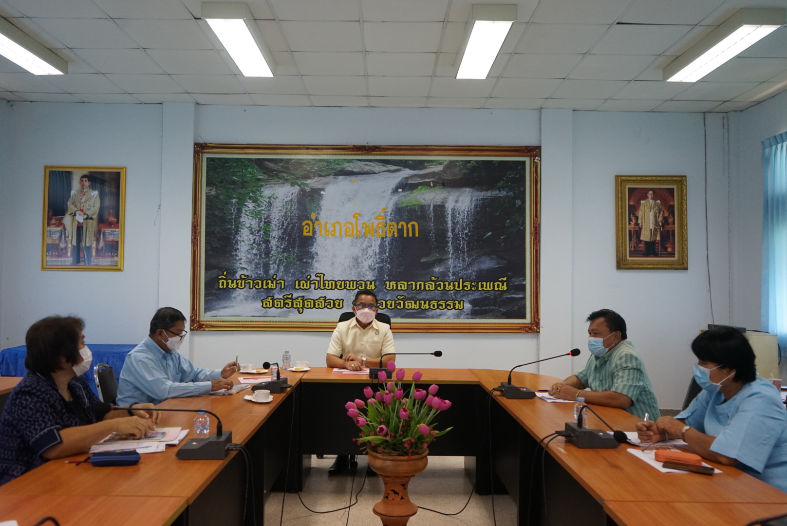 พช.หนองคาย ดำเนินการคัดเลือกคนกองทุนพัฒนาบทบาทสตรีดีเด่น ระดับจังหวัด ประจำปี 2565