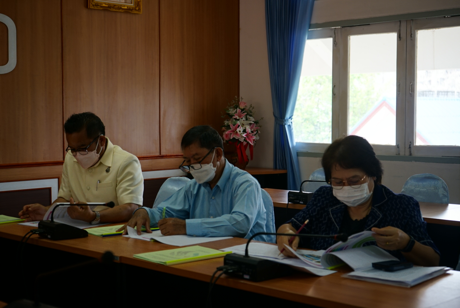 พช.หนองคาย ดำเนินการคัดเลือกคนกองทุนพัฒนาบทบาทสตรีดีเด่น ระดับจังหวัด ประจำปี 2565