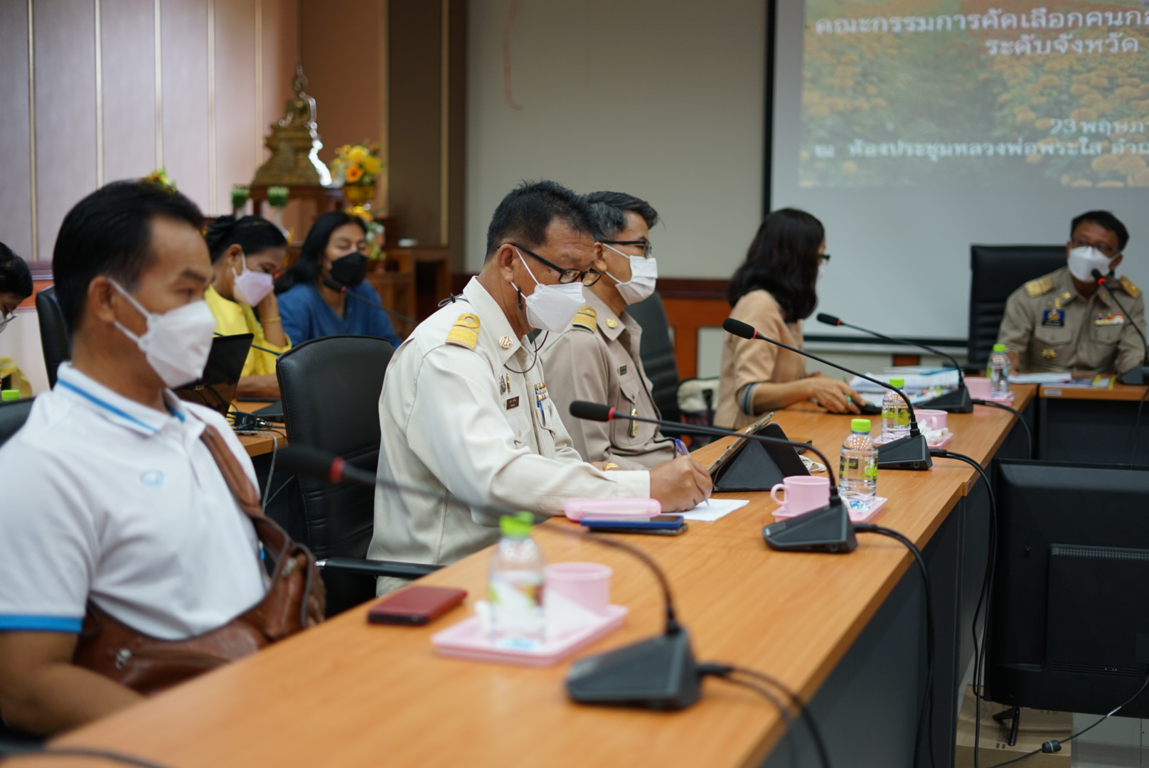 พช.หนองคาย ดำเนินการคัดเลือกคนกองทุนพัฒนาบทบาทสตรีดีเด่น ระดับจังหวัด ประจำปี 2565
