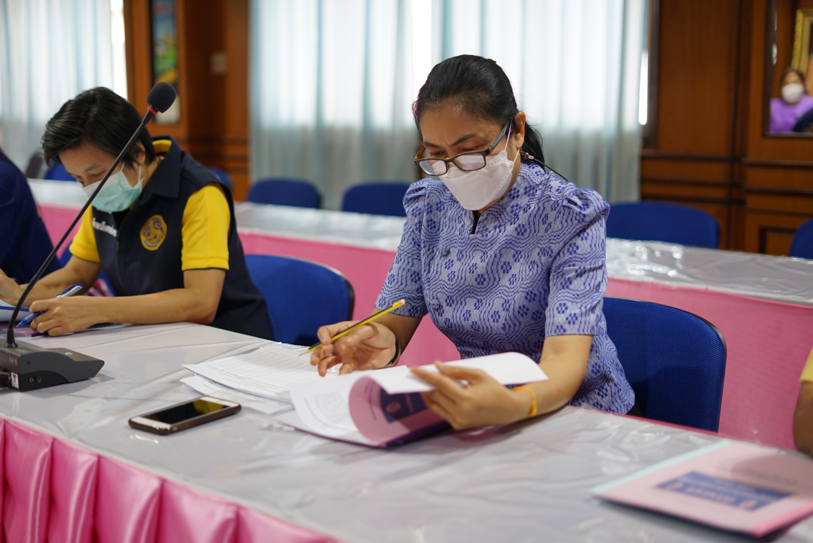 พช.หนองคาย ดำเนินการคัดเลือกคนกองทุนพัฒนาบทบาทสตรีดีเด่น ระดับจังหวัด ประจำปี 2565