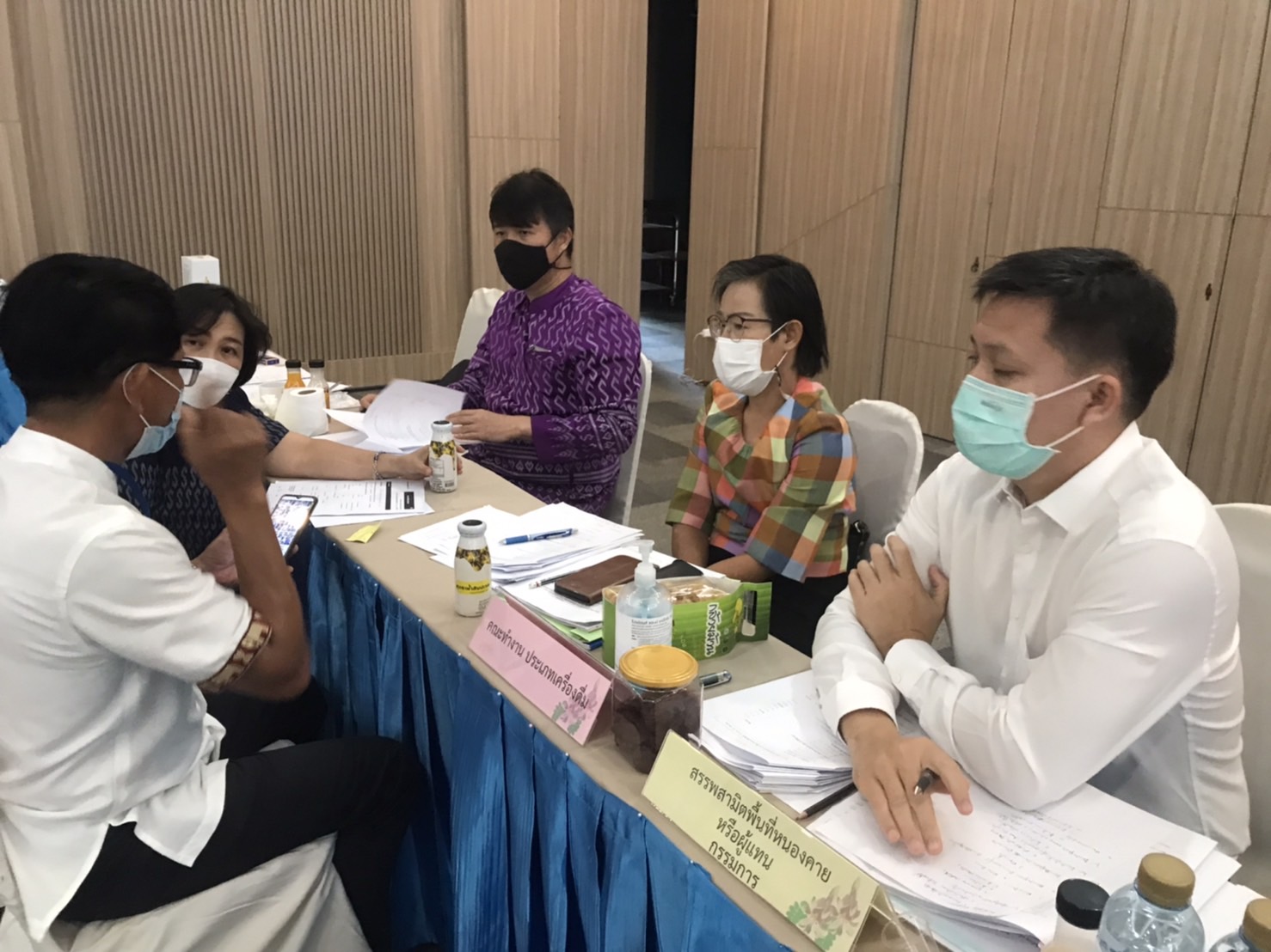 พช.หนองคาย ดำเนินโครงการคัดสรรสุดยอด หนึ่งตำบล หนึ่งผลิตภัณฑ์ไทย ประจำปี 2565 กิจกรรมการพิจารณา ตรวจสอบ กลั่นกรองและให้คะแนนผลิตภัณฑ์ในระดับจังหวัด