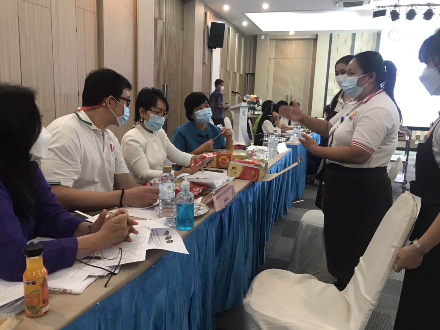 พช.หนองคาย ดำเนินโครงการคัดสรรสุดยอด หนึ่งตำบล หนึ่งผลิตภัณฑ์ไทย ประจำปี 2565 กิจกรรมการพิจารณา ตรวจสอบ กลั่นกรองและให้คะแนนผลิตภัณฑ์ในระดับจังหวัด