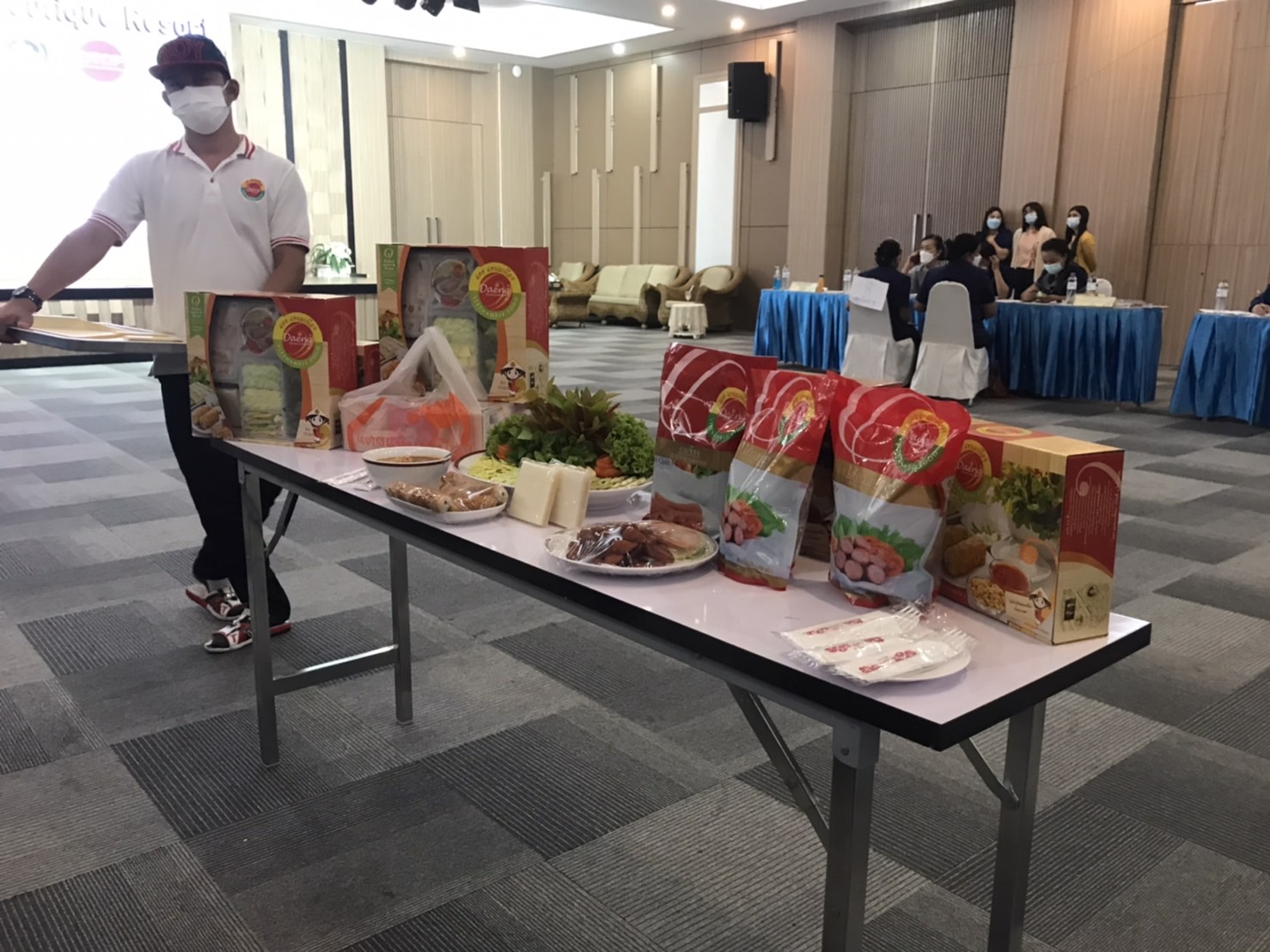 พช.หนองคาย ดำเนินโครงการคัดสรรสุดยอด หนึ่งตำบล หนึ่งผลิตภัณฑ์ไทย ประจำปี 2565 กิจกรรมการพิจารณา ตรวจสอบ กลั่นกรองและให้คะแนนผลิตภัณฑ์ในระดับจังหวัด