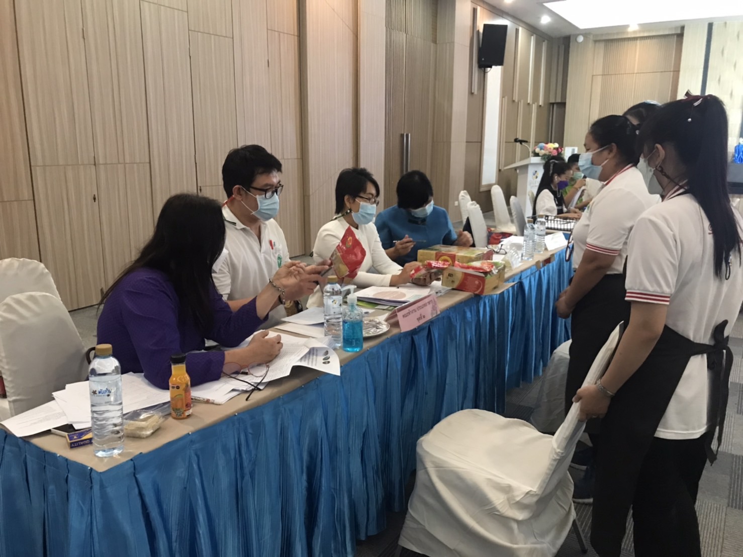 พช.หนองคาย ดำเนินโครงการคัดสรรสุดยอด หนึ่งตำบล หนึ่งผลิตภัณฑ์ไทย ประจำปี 2565 กิจกรรมการพิจารณา ตรวจสอบ กลั่นกรองและให้คะแนนผลิตภัณฑ์ในระดับจังหวัด