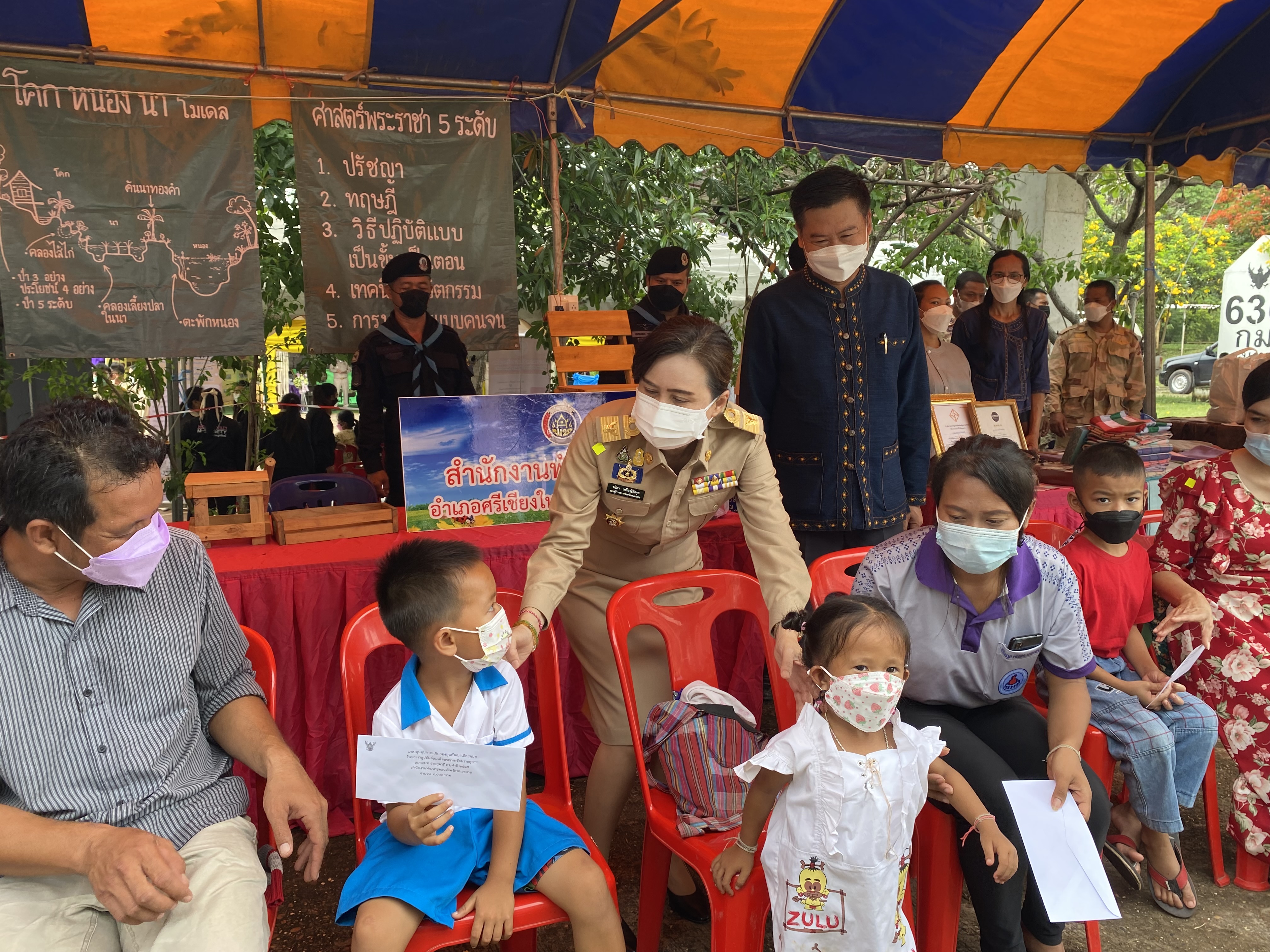 พช.หนองคาย ร่วมโครงการบริการจังหวัดเคลื่อนที่แบบบูรณาการ และหน่วยบำบัดทุกข์ บำรุงสุข จังหวัดหนองคาย