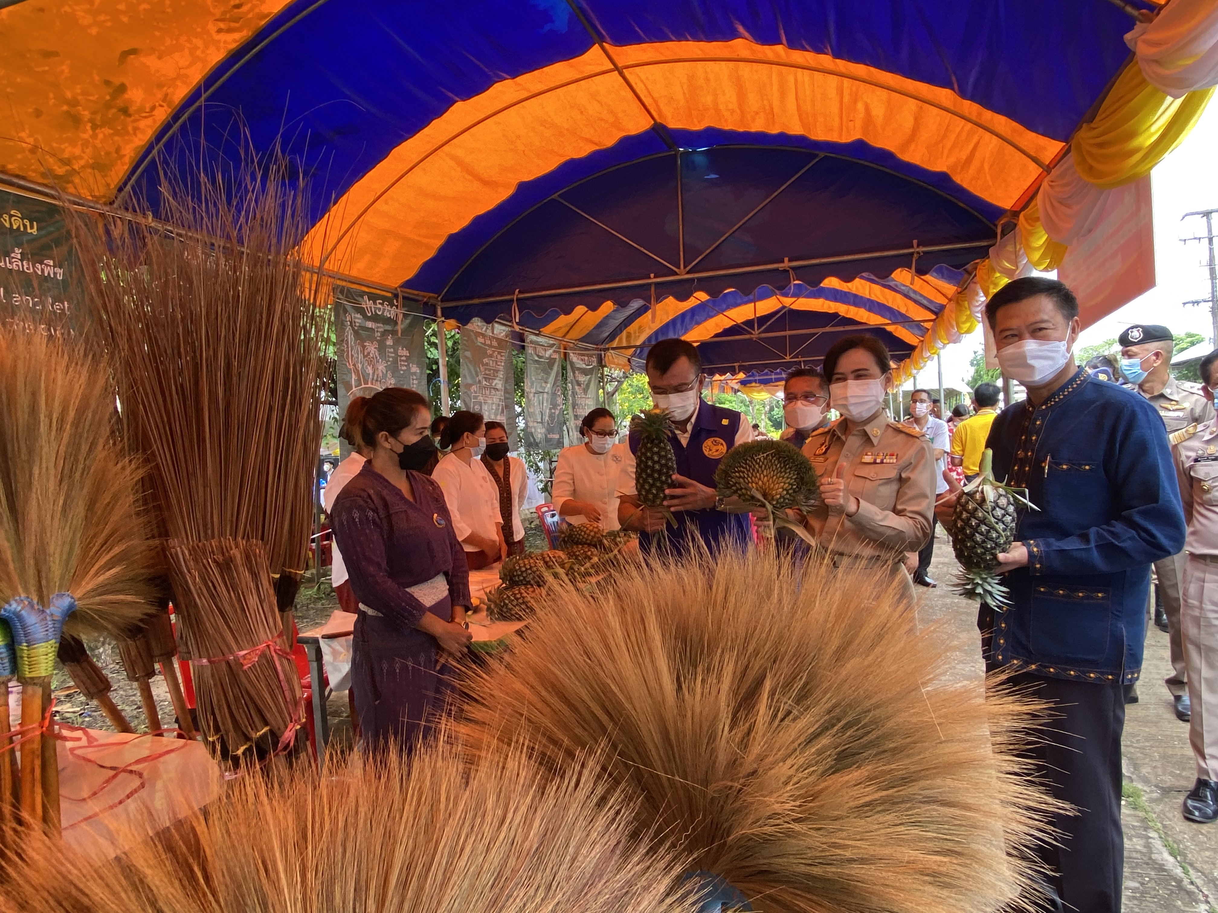 พช.หนองคาย ร่วมโครงการบริการจังหวัดเคลื่อนที่แบบบูรณาการ และหน่วยบำบัดทุกข์ บำรุงสุข จังหวัดหนองคาย