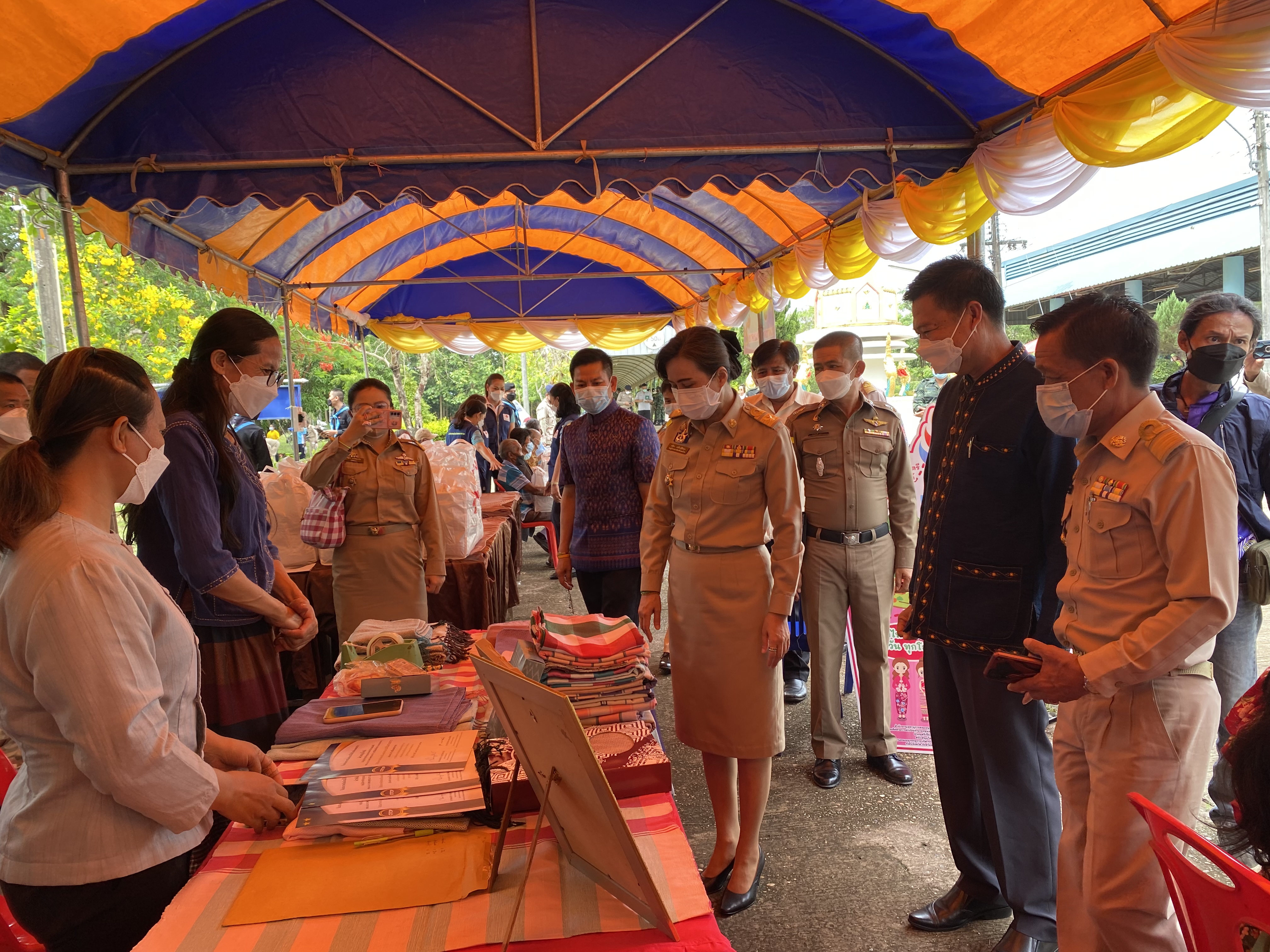 พช.หนองคาย ร่วมโครงการบริการจังหวัดเคลื่อนที่แบบบูรณาการ และหน่วยบำบัดทุกข์ บำรุงสุข จังหวัดหนองคาย