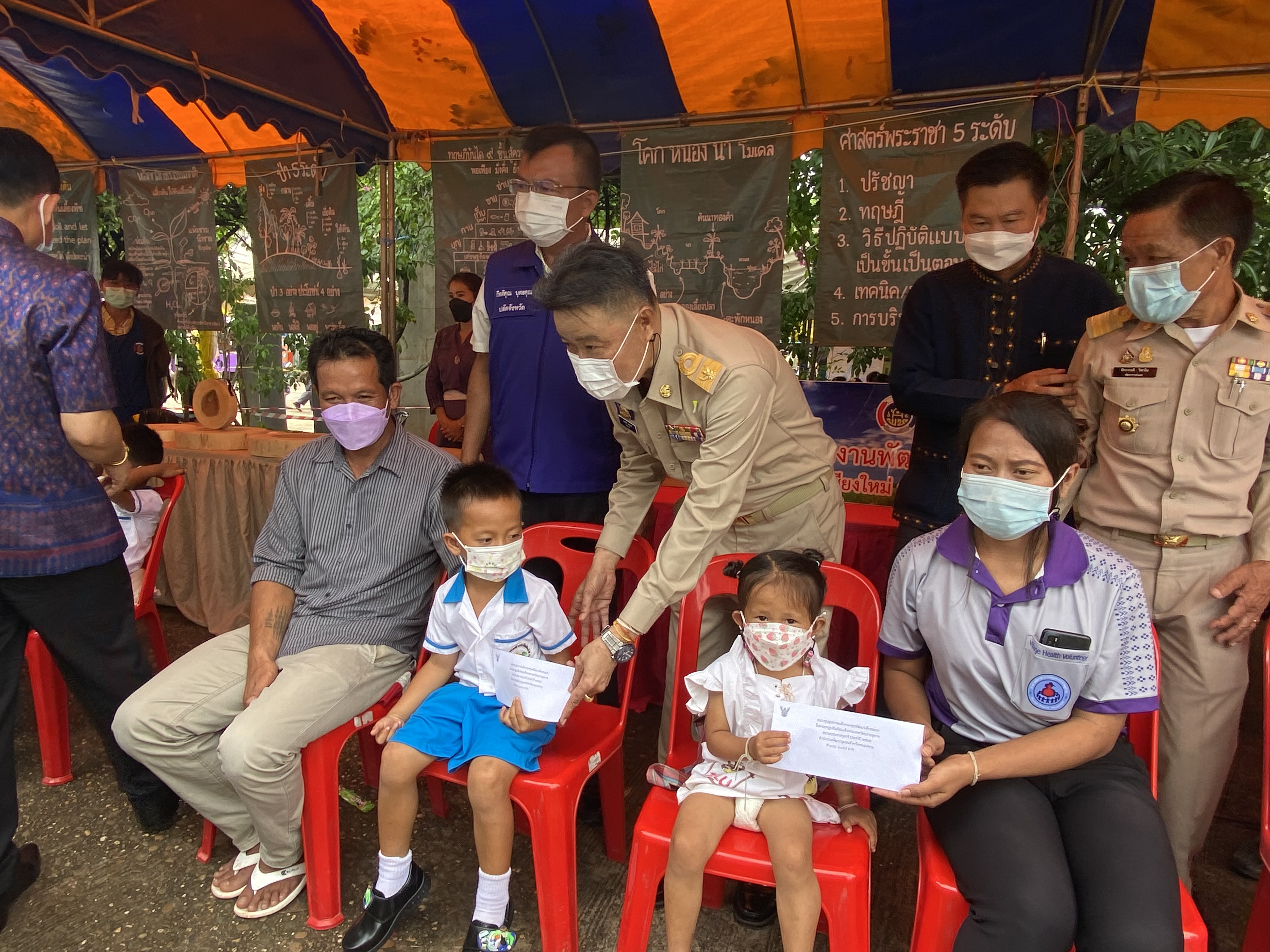 พช.หนองคาย ร่วมโครงการบริการจังหวัดเคลื่อนที่แบบบูรณาการ และหน่วยบำบัดทุกข์ บำรุงสุข จังหวัดหนองคาย