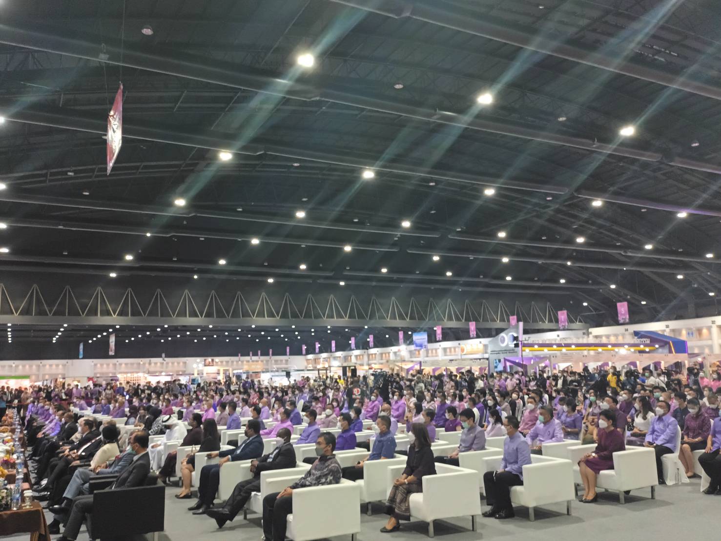 ผู้ว่าราชการจังหวัดหนองคาย  ร่วมพิธีเปิดงาน OTOP Midyear 2022 “สุขช้อป สุขใจ สุขทั่วไทยรวมไว้ในที่เดียว”