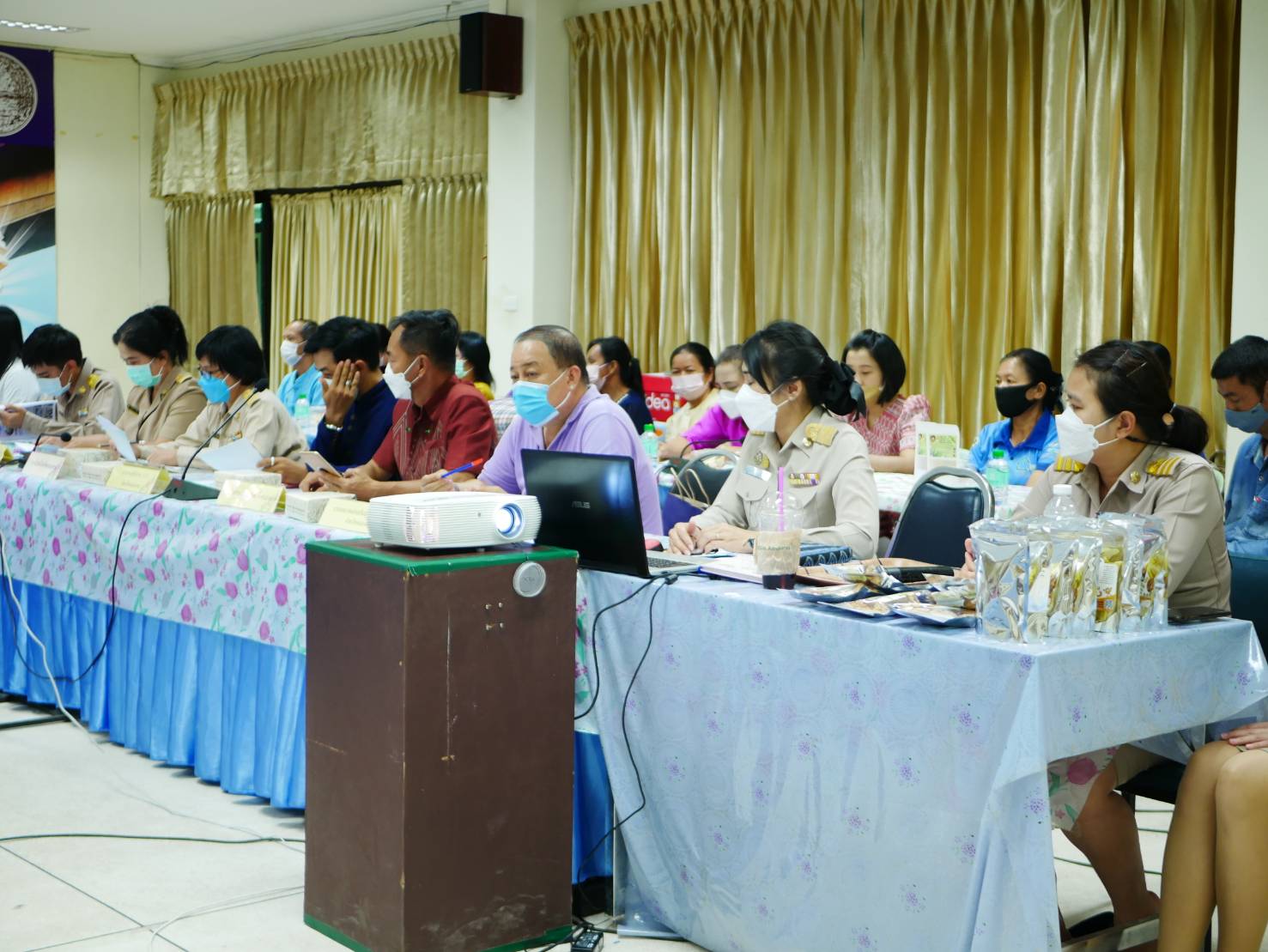 จังหวัดหนองคาย คัดเลือกผู้ประกอบการ OTOP ที่ได้รับพัฒนาผลิตภัณฑ์ OTOP โดยเครือข่ายองค์ความรู้ KBO จังหวัด เพื่อเข้าร่วมการประกวดและเผยแพร่การดำเนินงานในส่วนกลาง  