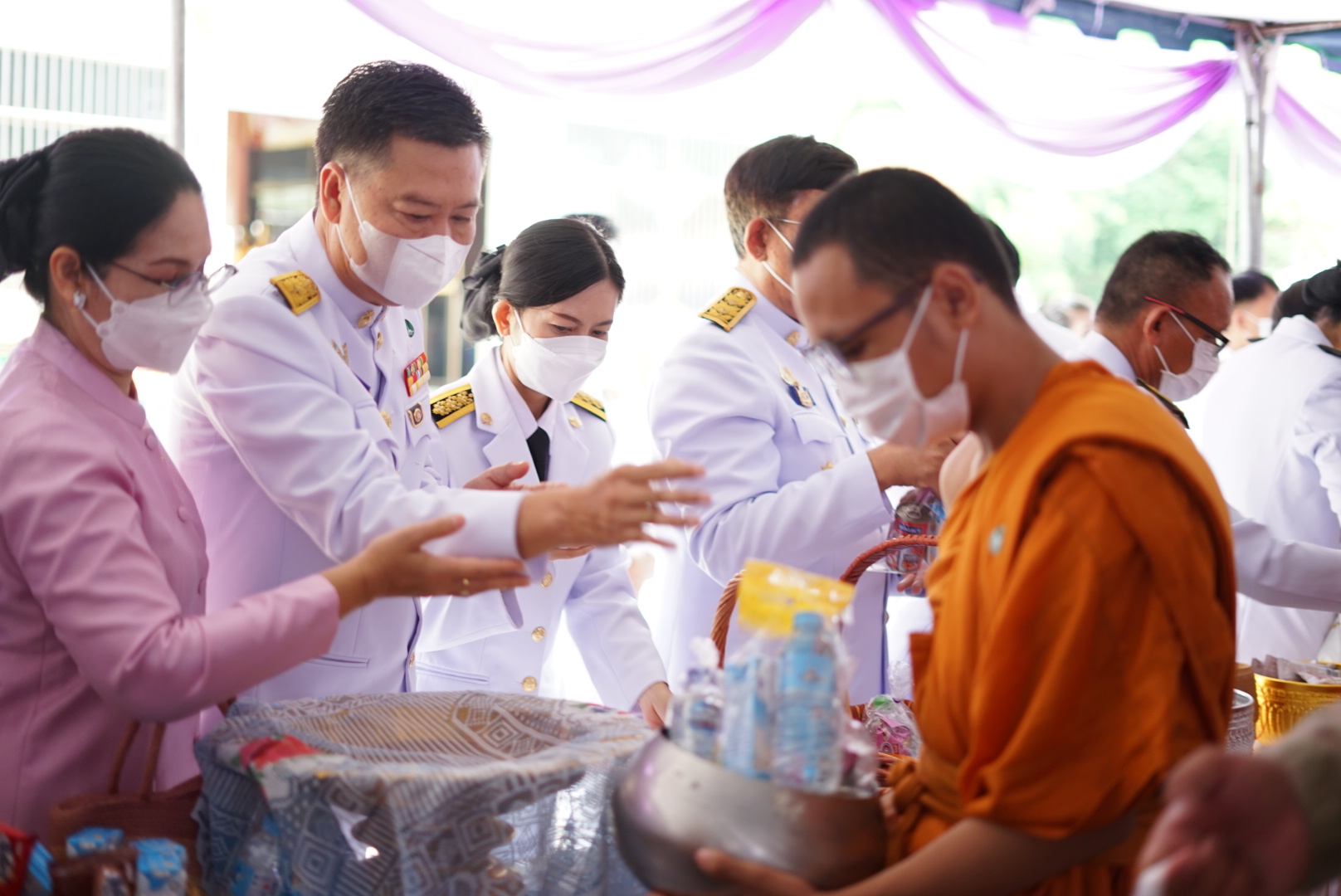 พช.หนองคาย ร่วมกิจกรรมเฉลิมพระเกียรติสมเด็จพระนางเจ้าฯ พระบรมราชินี เนื่องในโอกาสวันเฉลิมพระชนมพรรษา 3 มิถุนายน 2565