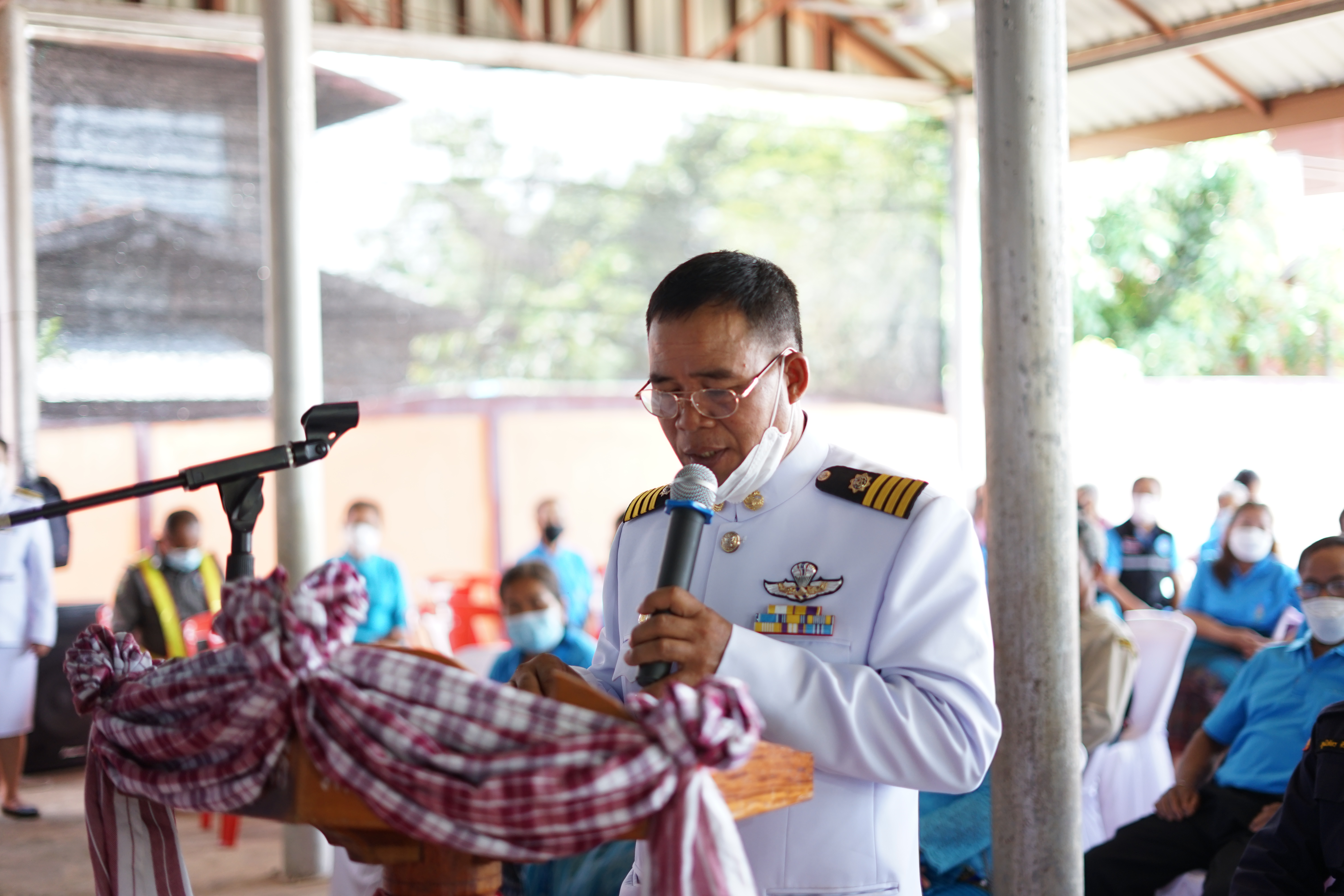 พช.หนองคาย ร่วมพิธีอัญเชิญเงินขวัญถุงพระราชทานและแลกเงินกองทุนแม่ของแผ่นดิน บ้านท่าหายโศก อำเภอเฝ้าไร่ จังหวัดหนองคาย