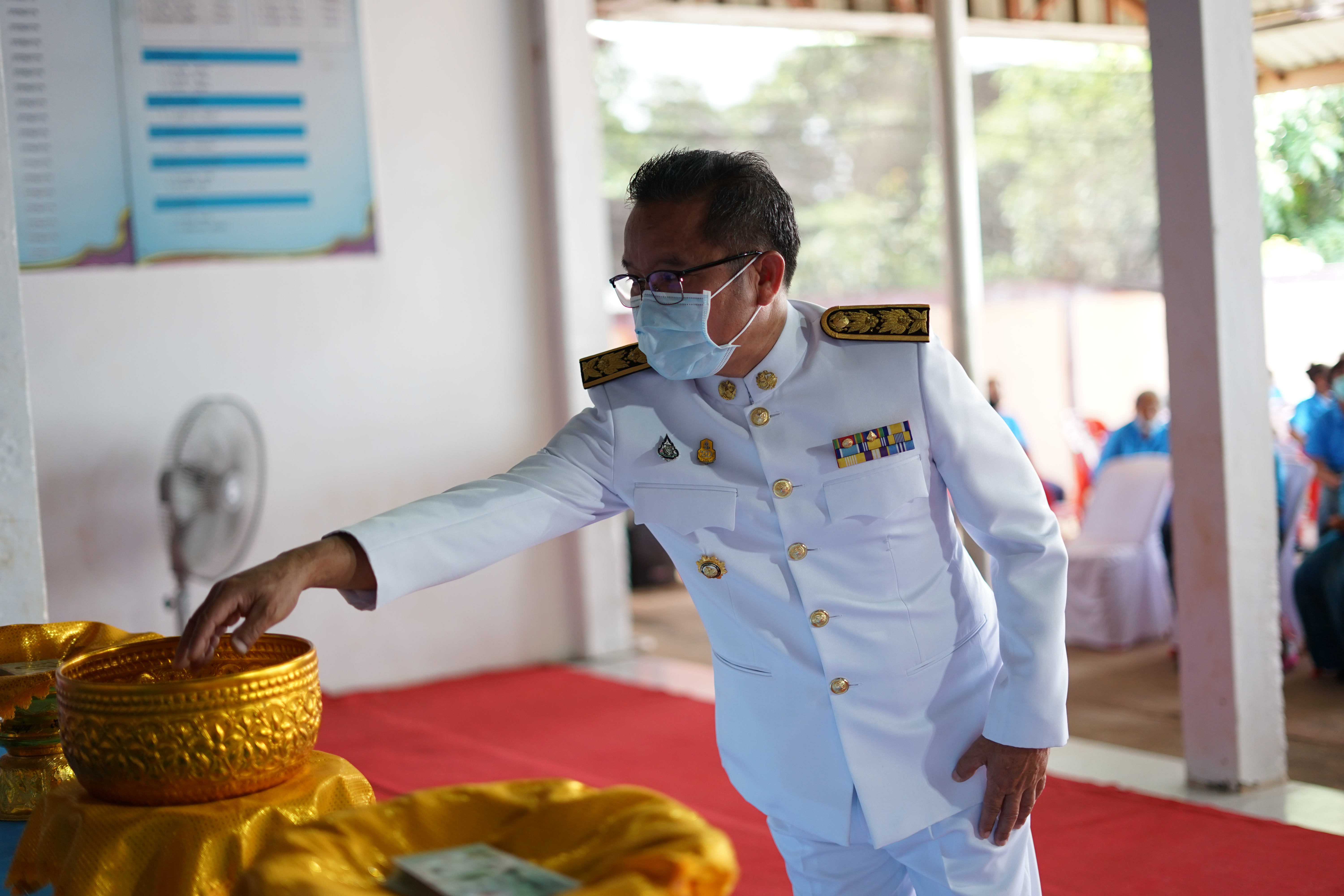 พช.หนองคาย ร่วมพิธีอัญเชิญเงินขวัญถุงพระราชทานและแลกเงินกองทุนแม่ของแผ่นดิน บ้านท่าหายโศก อำเภอเฝ้าไร่ จังหวัดหนองคาย