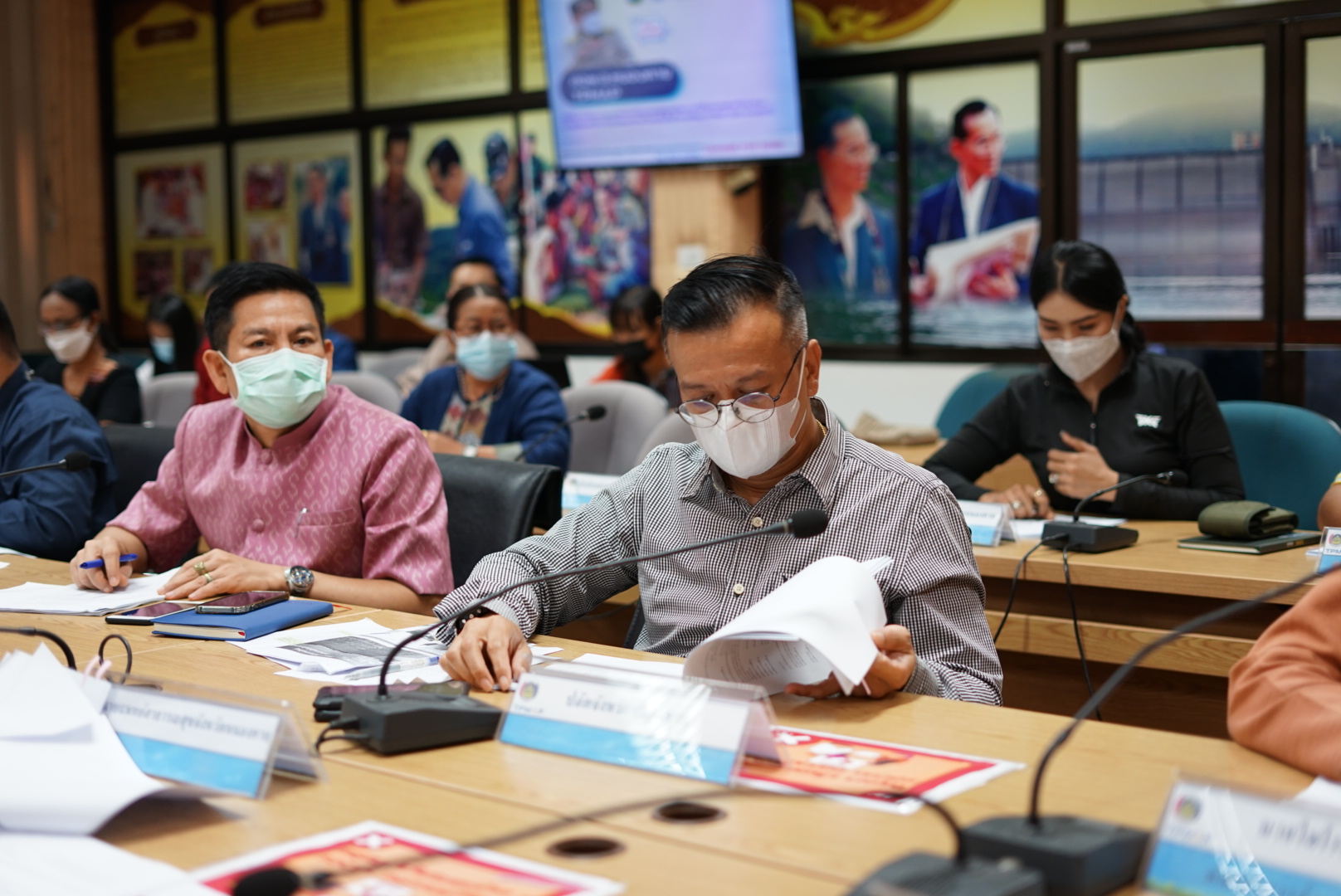 จังหวัดหนองคาย ประชุมคณะกรรมการบริหารศูนย์อำนวยการขจัดความยากจนและพัฒนาคนทุกช่วงวัยอย่างยั่งยืนตามหลักปรัชญ่ของเศรษฐกิจพอเพียงจังหวัดหนองคาย (คจพ.จ.) ครั้งที่ 3/2565