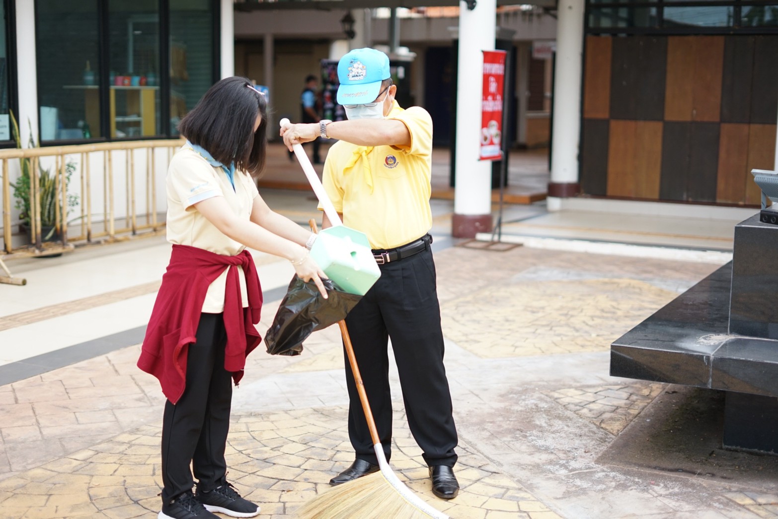 พช.หนองคาย จัดกิจกรรมจิตอาสาพัฒนาเนื่องในโอกาสวันอานันทมหิดล 9 มิถุนายน 2565