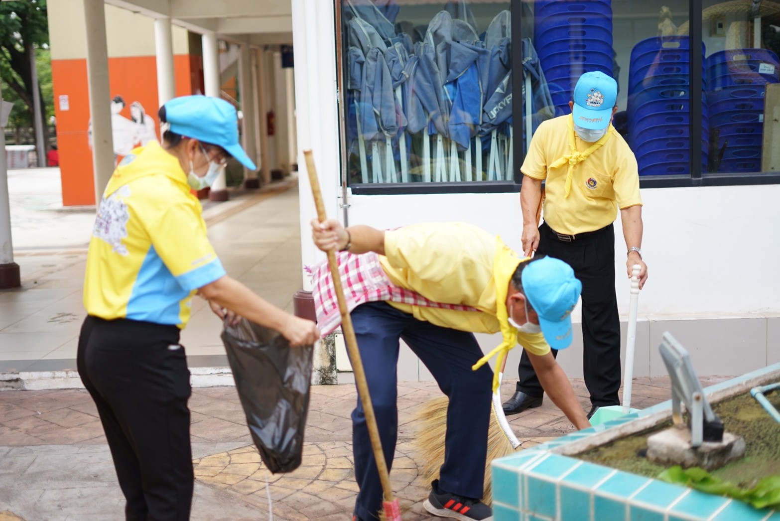 พช.หนองคาย จัดกิจกรรมจิตอาสาพัฒนาเนื่องในโอกาสวันอานันทมหิดล 9 มิถุนายน 2565