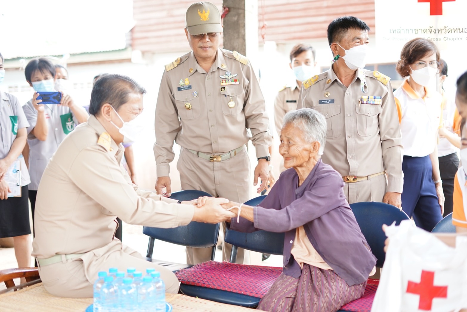 ผู้ว่าราชการจังหวัดหนองคาย เป็นประธานการประชุม ศจพ. ในระดับพื้นที่ อำเภอท่าบ่อ และลงพื้นที่ติดตามครัวเรือน TPMAP ตกเกณฑ์ในมิติด้านสุขภาพและมิติด้านรายได้