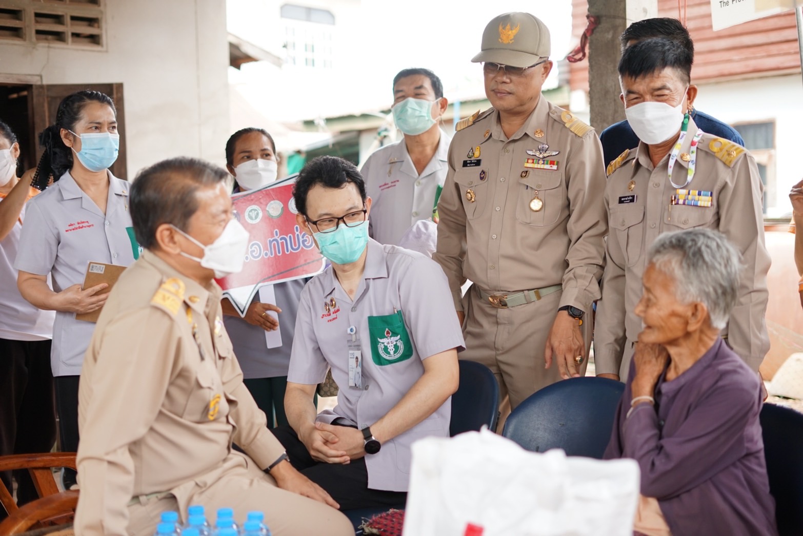 ผู้ว่าราชการจังหวัดหนองคาย เป็นประธานการประชุม ศจพ. ในระดับพื้นที่ อำเภอท่าบ่อ และลงพื้นที่ติดตามครัวเรือน TPMAP ตกเกณฑ์ในมิติด้านสุขภาพและมิติด้านรายได้