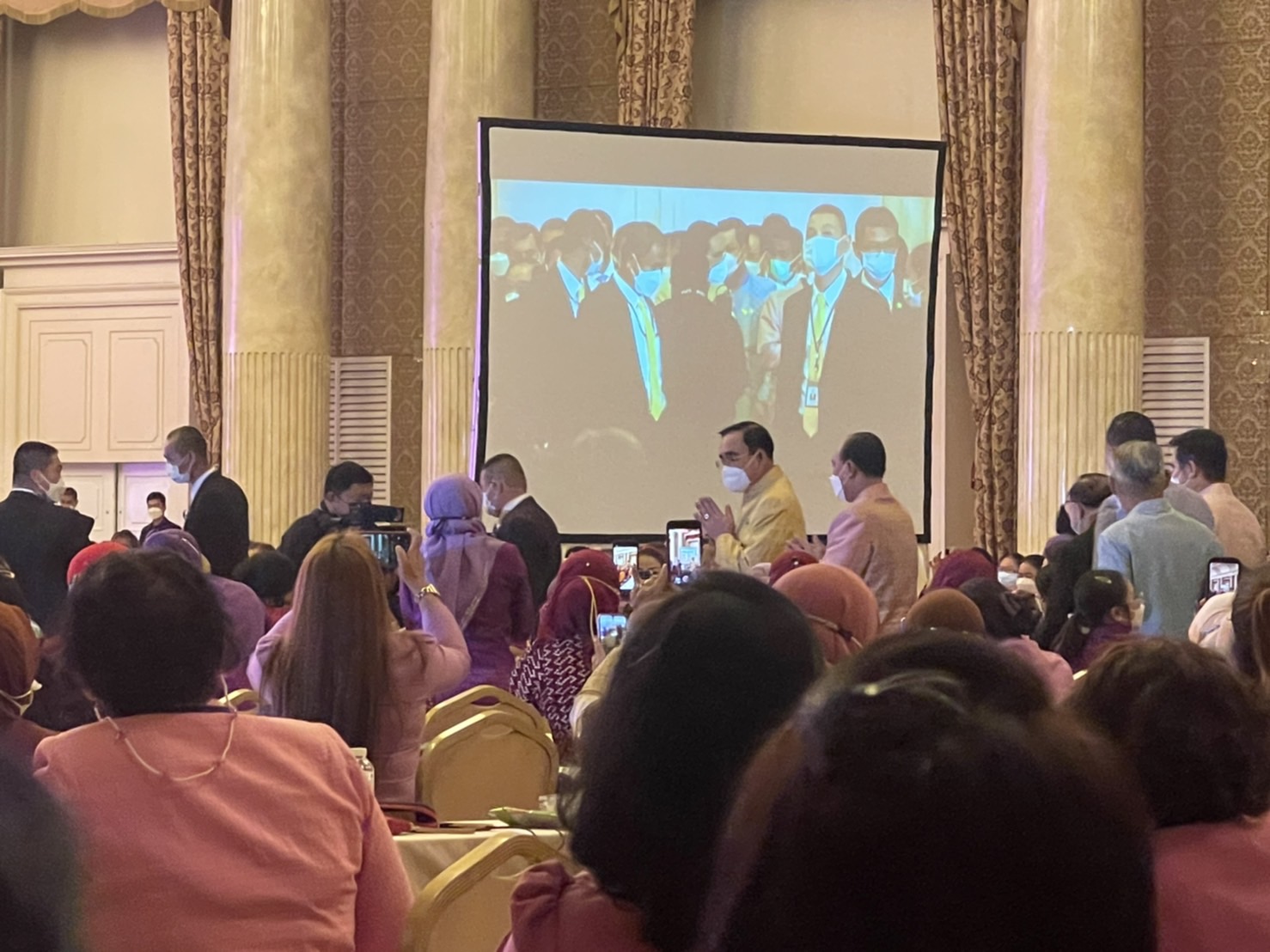 ผู้ว่าราชการจังหวัดหนองคาย ร่วมพิธีเปิดและรับฟังการบรรยายพิเศษตามโครงการกองทุนพัฒนาบทบาทสตรี สร้างโอกาสด้านอาชีพ สร้างสรรค์บทบาทสตรี สู่ความเข้มแข็งในชุมชน