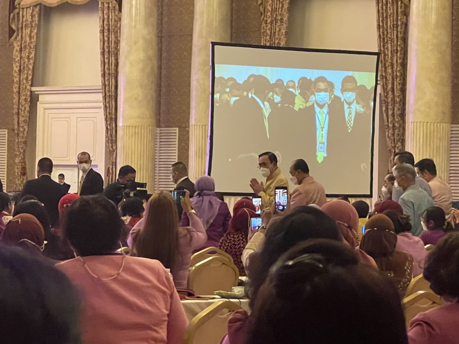 ผู้ว่าราชการจังหวัดหนองคาย ร่วมพิธีเปิดและรับฟังการบรรยายพิเศษตามโครงการกองทุนพัฒนาบทบาทสตรี สร้างโอกาสด้านอาชีพ สร้างสรรค์บทบาทสตรี สู่ความเข้มแข็งในชุมชน