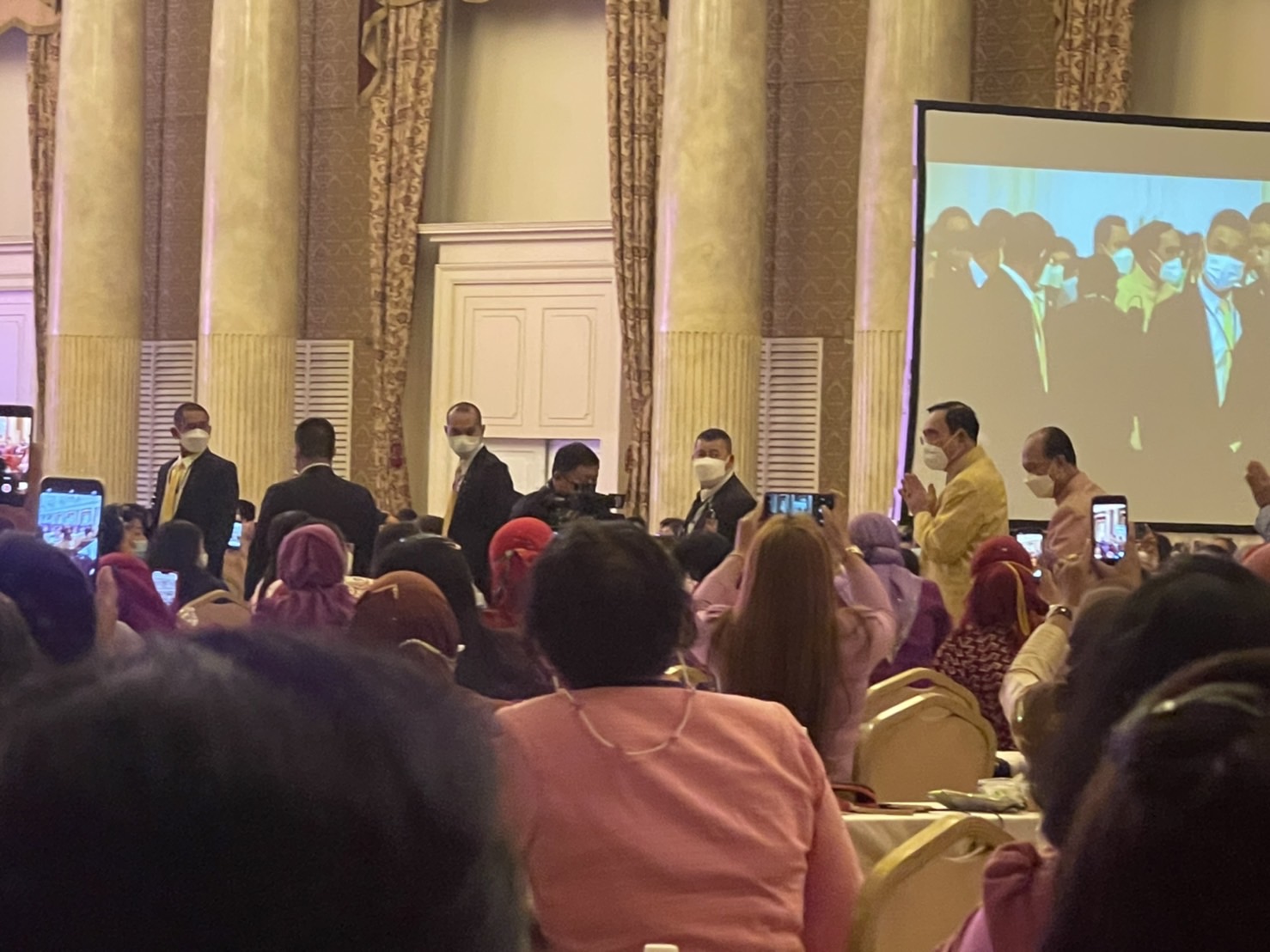 ผู้ว่าราชการจังหวัดหนองคาย ร่วมพิธีเปิดและรับฟังการบรรยายพิเศษตามโครงการกองทุนพัฒนาบทบาทสตรี สร้างโอกาสด้านอาชีพ สร้างสรรค์บทบาทสตรี สู่ความเข้มแข็งในชุมชน