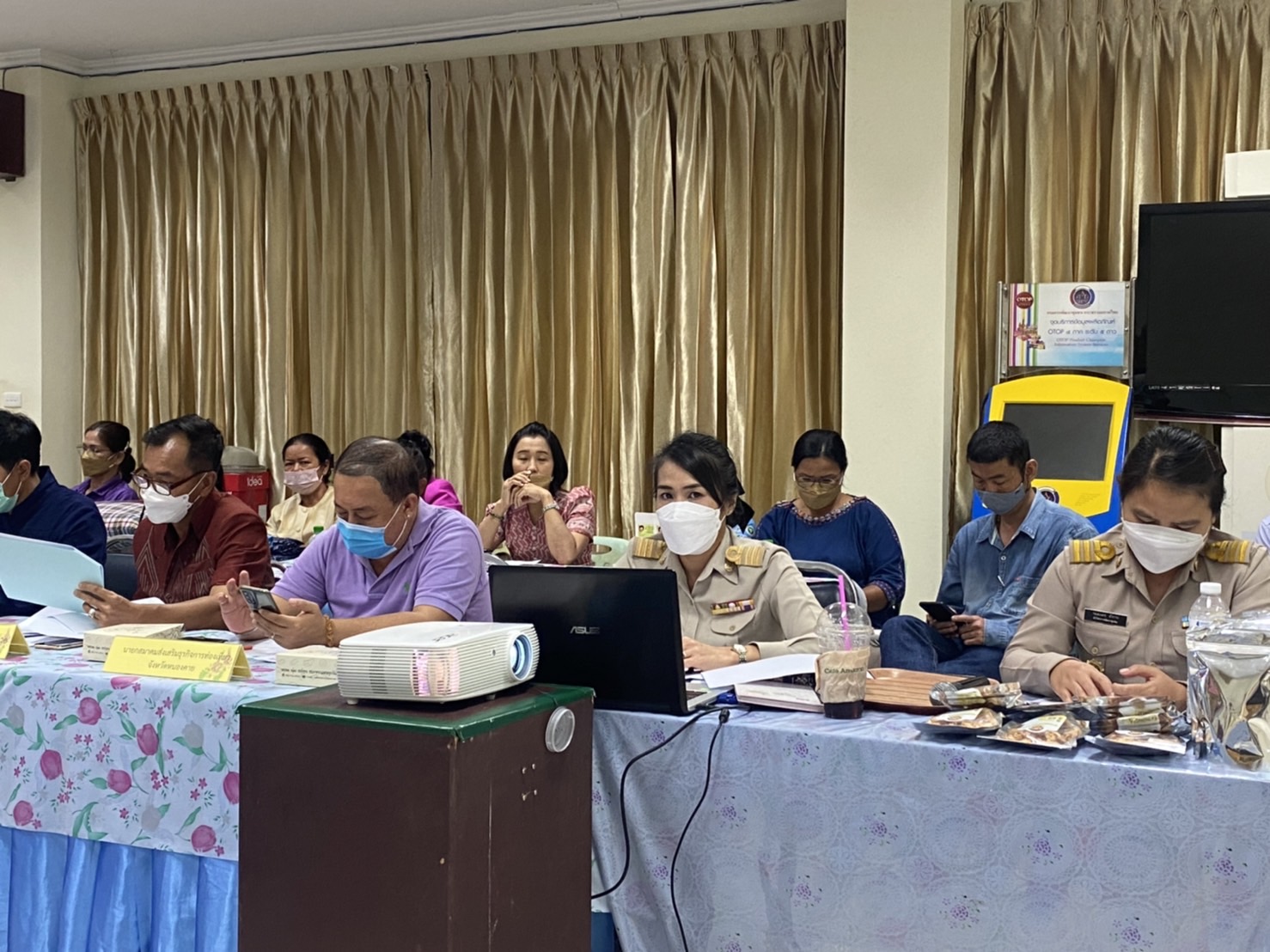 จังหวัดหนองคาย คัดเลือกผู้ประกอบการ OTOP ที่ได้รับพัฒนาผลิตภัณฑ์ OTOP โดยเครือข่ายองค์ความรู้ KBO จังหวัด เพื่อเข้าร่วมการประกวดและเผยแพร่การดำเนินงานในส่วนกลาง  