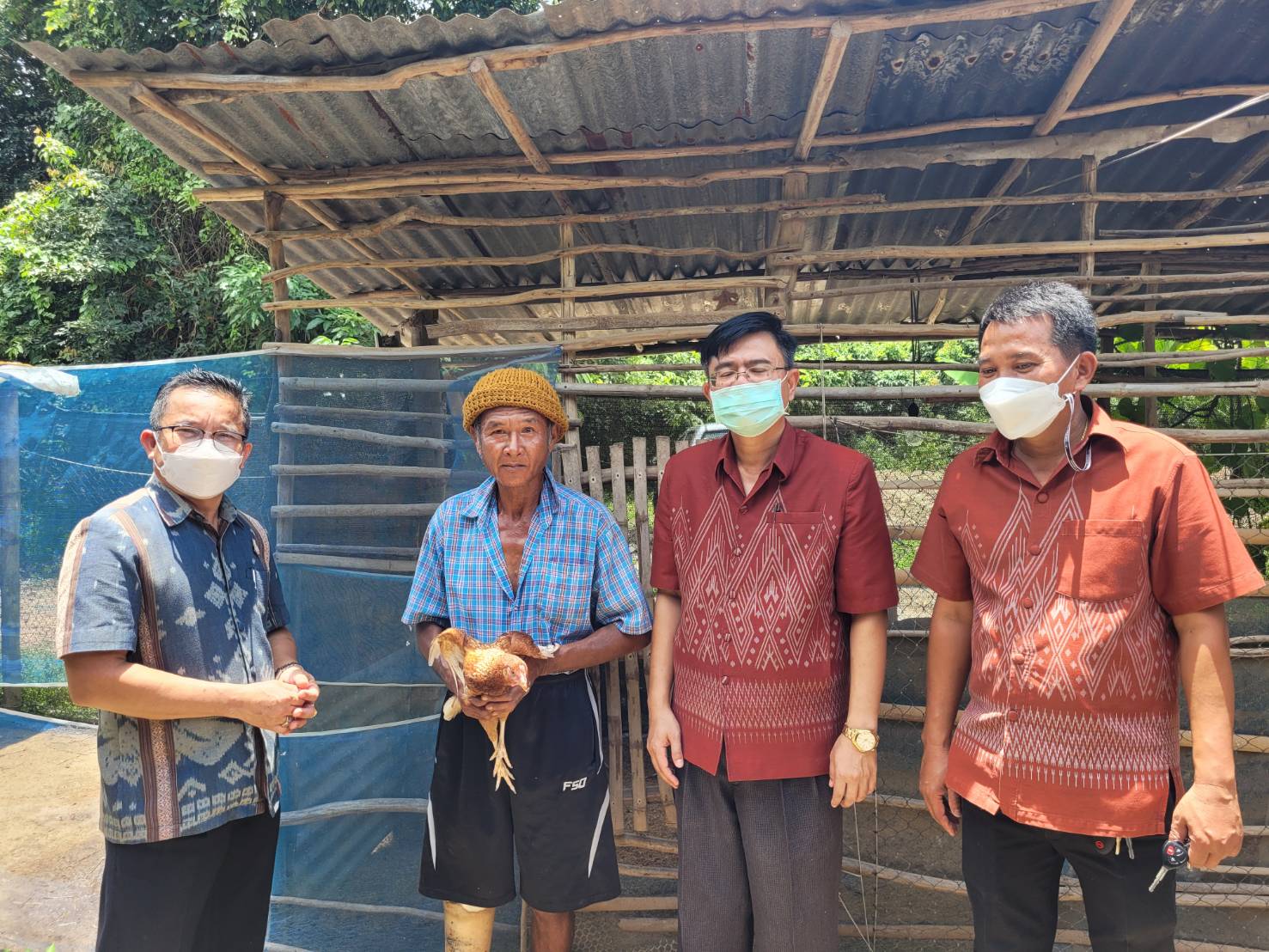 พช.หนองคาย ขับเคลื่อนงานตามภารกิจของกรมการพัฒนาชุมชนและลงพื้นที่ตรวจเยี่ยมครัวเรือนเป้าหมายการขจัดความยากจนและพัฒนาคนทุกช่วงวันอย่างยังยืนตามหลักปรัชญาเศรษฐกิจพอเพียง อำเภอโพนพิสัย