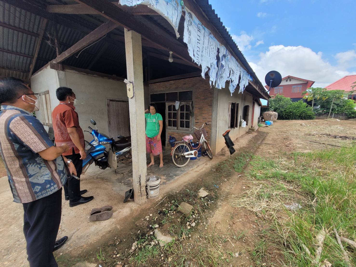 พช.หนองคาย ขับเคลื่อนงานตามภารกิจของกรมการพัฒนาชุมชนและลงพื้นที่ตรวจเยี่ยมครัวเรือนเป้าหมายการขจัดความยากจนและพัฒนาคนทุกช่วงวันอย่างยังยืนตามหลักปรัชญาเศรษฐกิจพอเพียง อำเภอโพนพิสัย