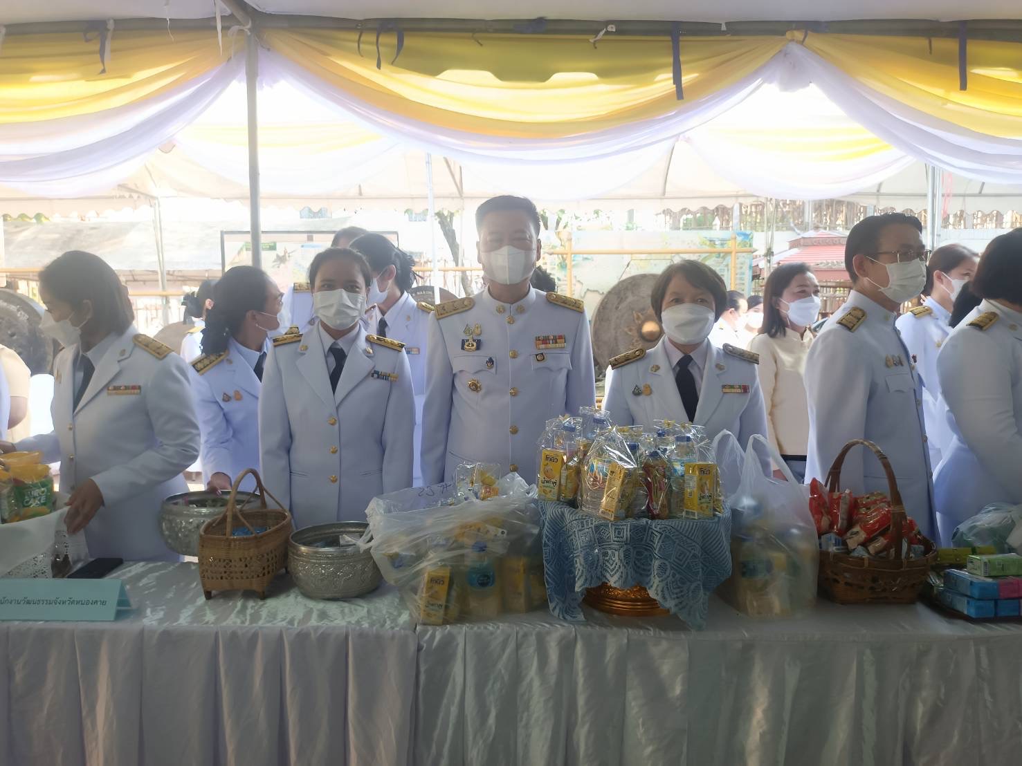 พช.หนองคาย ร่วมพิธีทำบุญตักบาตร ถวายราชกุศล​ วันเฉลิมพระเกียรติพระบาทสมเด็จพระเจ้าอยู่หัว เนื่องในวันเฉลิมพระชนมพรรษา 28 กรกฎาคม 2565