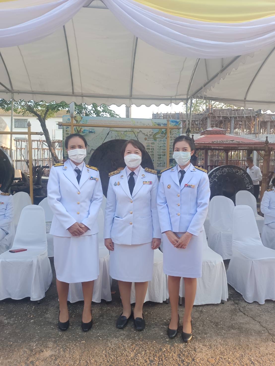 พช.หนองคาย ร่วมพิธีทำบุญตักบาตร ถวายราชกุศล​ วันเฉลิมพระเกียรติพระบาทสมเด็จพระเจ้าอยู่หัว เนื่องในวันเฉลิมพระชนมพรรษา 28 กรกฎาคม 2565