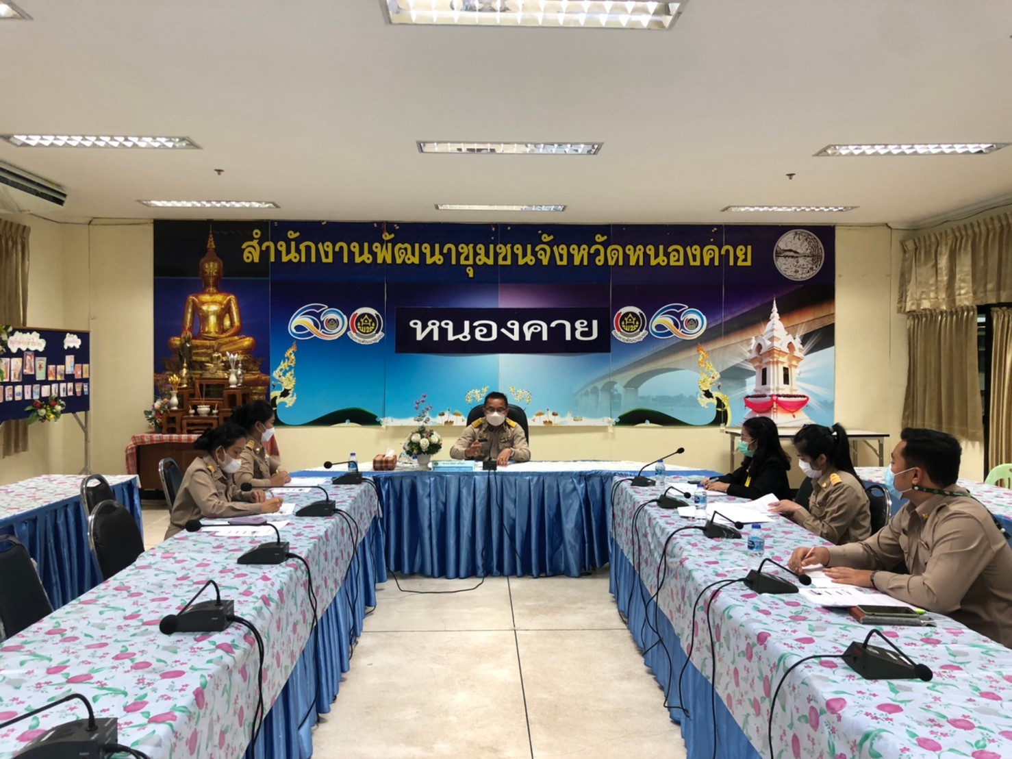 จังหวัดหนองคาย ขับเคลื่อนการขจัดความยากจนและพัฒนาคนทุกช่วงวัยอย่างยั่งยืน ตามหลักปรัชญาของเศรษฐกิจพอเพียง ผ่านการประชุมเจ้าหน้าที่ที่รับผิดชอบ ศูนย์อำนวยการขจัดความยากจนและพัฒนาคนทุกช่วงวัยอย่างยั่งยืน ตามหลักปรัชญาของเศรษฐกิจพอเพียงจังหวัดหนองคาย (ศจพ.จ.)