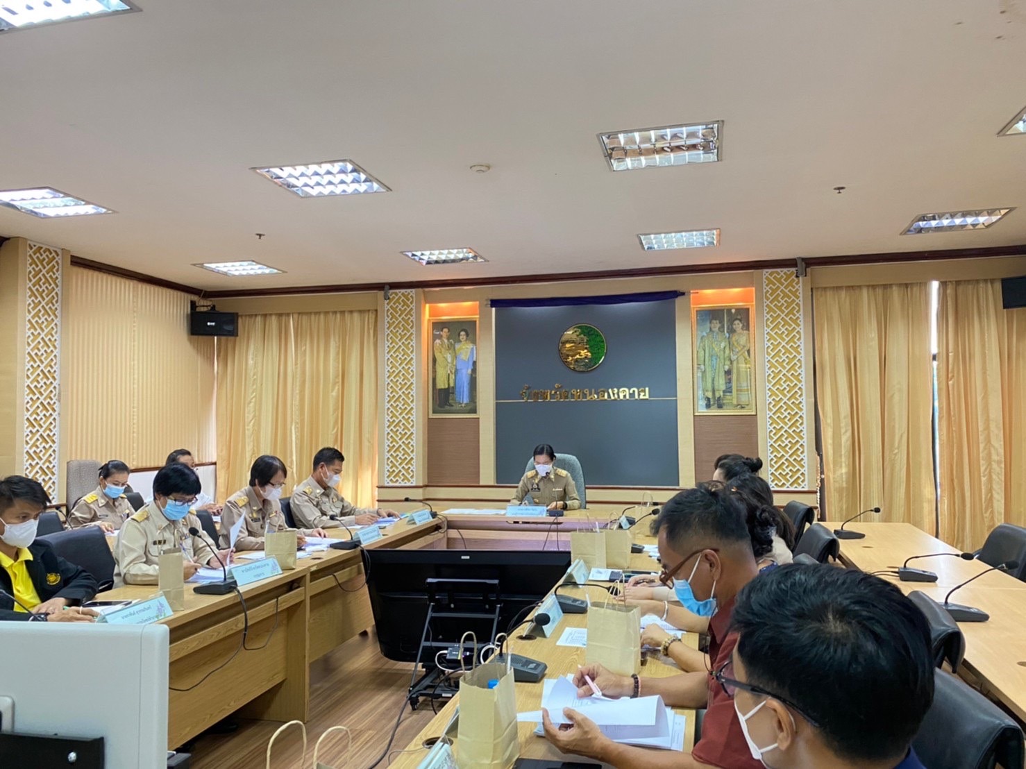 จังหวัดหนองคาย ประชุมคณะกรรมการขับเคลื่อนศูนย์แสดงและจำหน่ายผลิตภัณฑ์ OTOP จังหวัดหนองคาย ครั้งที่  ๕/๒๕๖๕