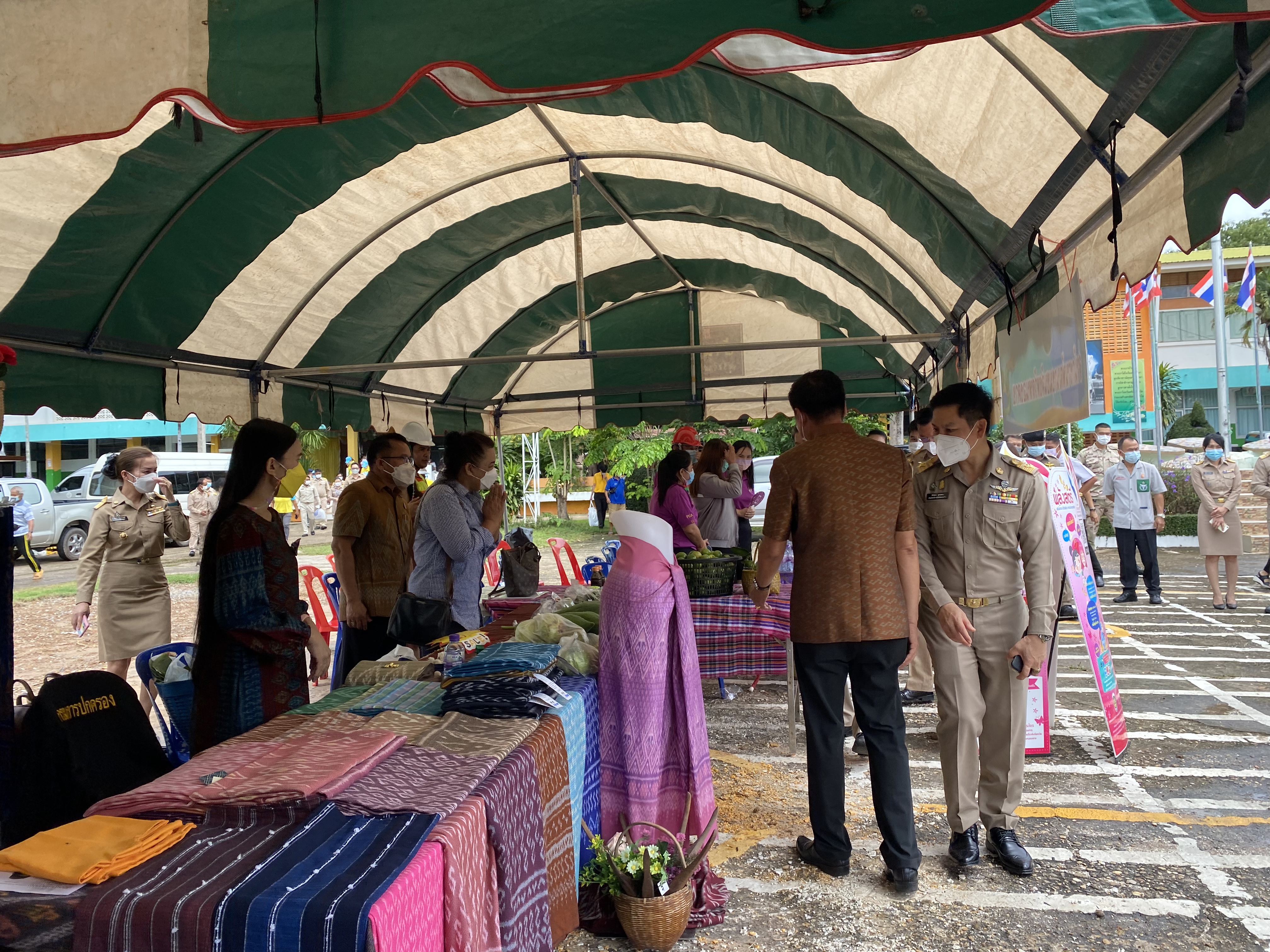 ผู้ว่าราชการจังหวัดหนองคาย มอบทุนอุปการะเด็ก กองทุนพัฒนาเด็กชนบทในพระราชูปถัมภ์ สมเด็จพระเทพรัตนราชสุดา สยามบรมราชกุมารี โครงการบริการจังหวัดเคลื่อนที่แบบบูรณาการ และหน่วยบำบัดทุกข์ บำรุงสุข จังหวัดหนองคาย