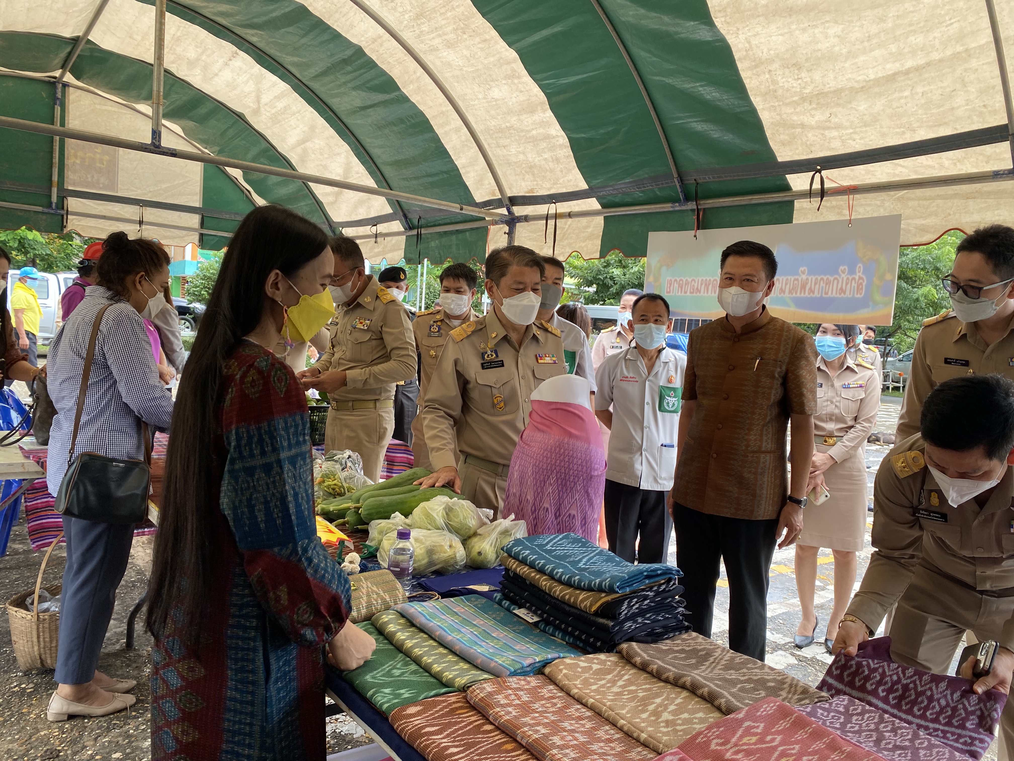 ผู้ว่าราชการจังหวัดหนองคาย มอบทุนอุปการะเด็ก กองทุนพัฒนาเด็กชนบทในพระราชูปถัมภ์ สมเด็จพระเทพรัตนราชสุดา สยามบรมราชกุมารี โครงการบริการจังหวัดเคลื่อนที่แบบบูรณาการ และหน่วยบำบัดทุกข์ บำรุงสุข จังหวัดหนองคาย