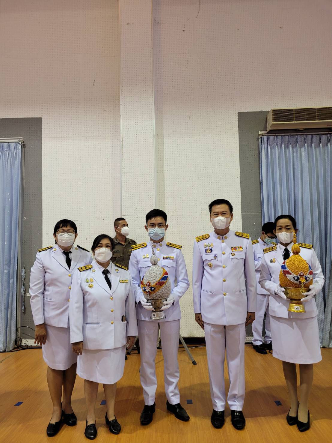 พช.หนองคาย ร่วมพิธีถวายเครื่องราชสักการะ วางพานพุ่ม และจุดเทียนชัยถวายพระพร สมเด็จพระนางเจ้าสิริกิตติ์ พระบรมราชินีนาถ พระบรมราชชนนีพันปีหลวง เนื่องในโอกาสมหามงคลเฉลิมพระชนมพรรษา 90 พรรษา 12 สิงหาคม 2565