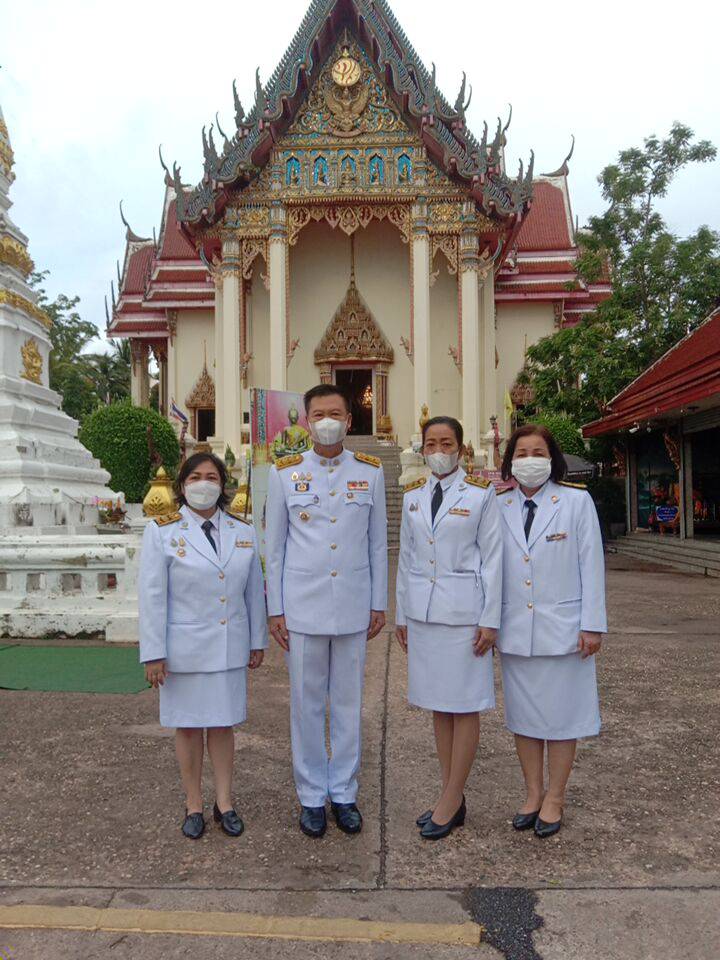 พช.หนองคาย ร่วมกิจกรรมทำบุญตักบาตรถวายพระราชกุศลวันแม่ เพื่อถวายเป็นพระราชกุศลและเฉลิมพระเกียรติ สมเด็จพระนางเจ้าสิริกิติ์พระบรมราชินีนาถ พระบรมราชชนนีพันปีหลวง เนื่องในโอกาสมหามงคลเฉลิมพระชนมพรรษา 90 พรรษา 12 สิงหาคม 2565