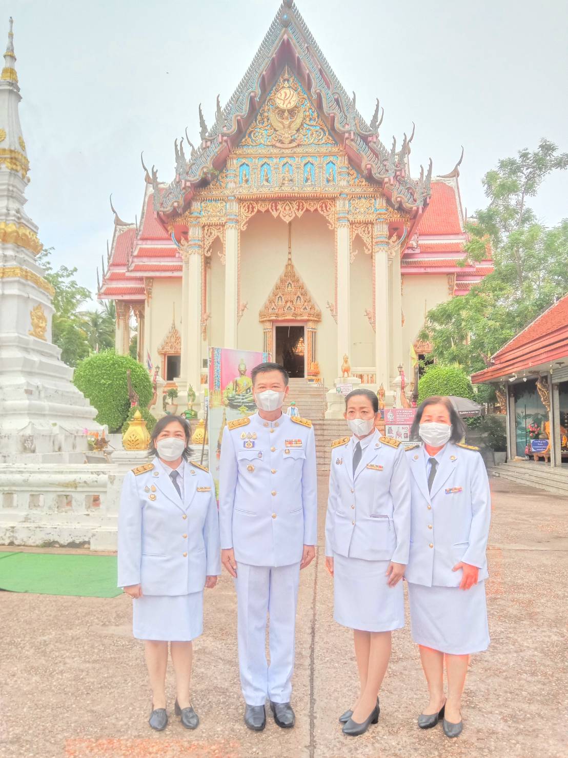พช.หนองคาย ร่วมกิจกรรมทำบุญตักบาตรถวายพระราชกุศลวันแม่ เพื่อถวายเป็นพระราชกุศลและเฉลิมพระเกียรติ สมเด็จพระนางเจ้าสิริกิติ์พระบรมราชินีนาถ พระบรมราชชนนีพันปีหลวง เนื่องในโอกาสมหามงคลเฉลิมพระชนมพรรษา 90 พรรษา 12 สิงหาคม 2565