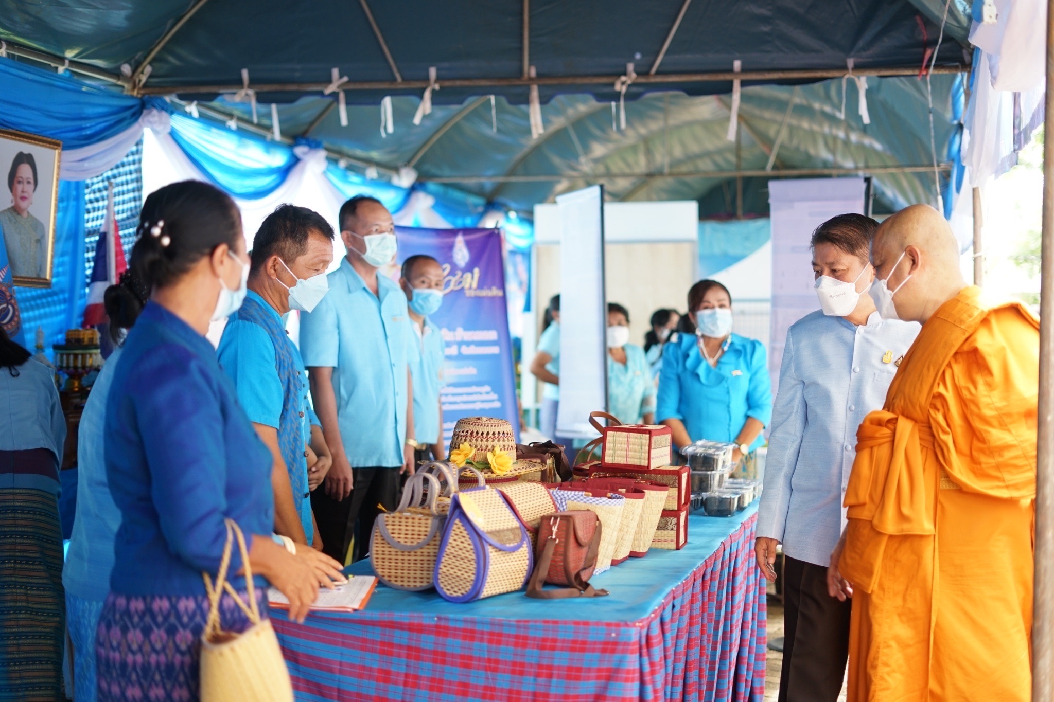 จังหวัดหนองคาย โดยสำนักงานพัฒนาชุมชนจังหวัดหนองคาย จัดกิจกรรมบริจาคโลหิตตามโครงการ “90 พรรษา 90 ล้านซีซีถวายราชสดุดี สมเด็จพระบรมราชชนนีพันปีหลวง”และกิจกรรมทอดผ้าป่า ภายใต้โครงการ “90 พรรษา 999 สมทบกองทุนศรัทธา ทุนปัญญา กองทุนแม่ของแผ่นดิน ทุนตั้งต้นแห่งความดีงาม” เฉลิมพระเกียรติ สมเด็จพระนางเจ้าสิริกิติ์ พระบรมราชินีนาถ พระบรมราชชนนีพันปีหลวง เนื่องในโอกาสมหามงคลเฉลิมพระชนมพรรษา 90 พรรษา 12 สิงหาคม 2565 