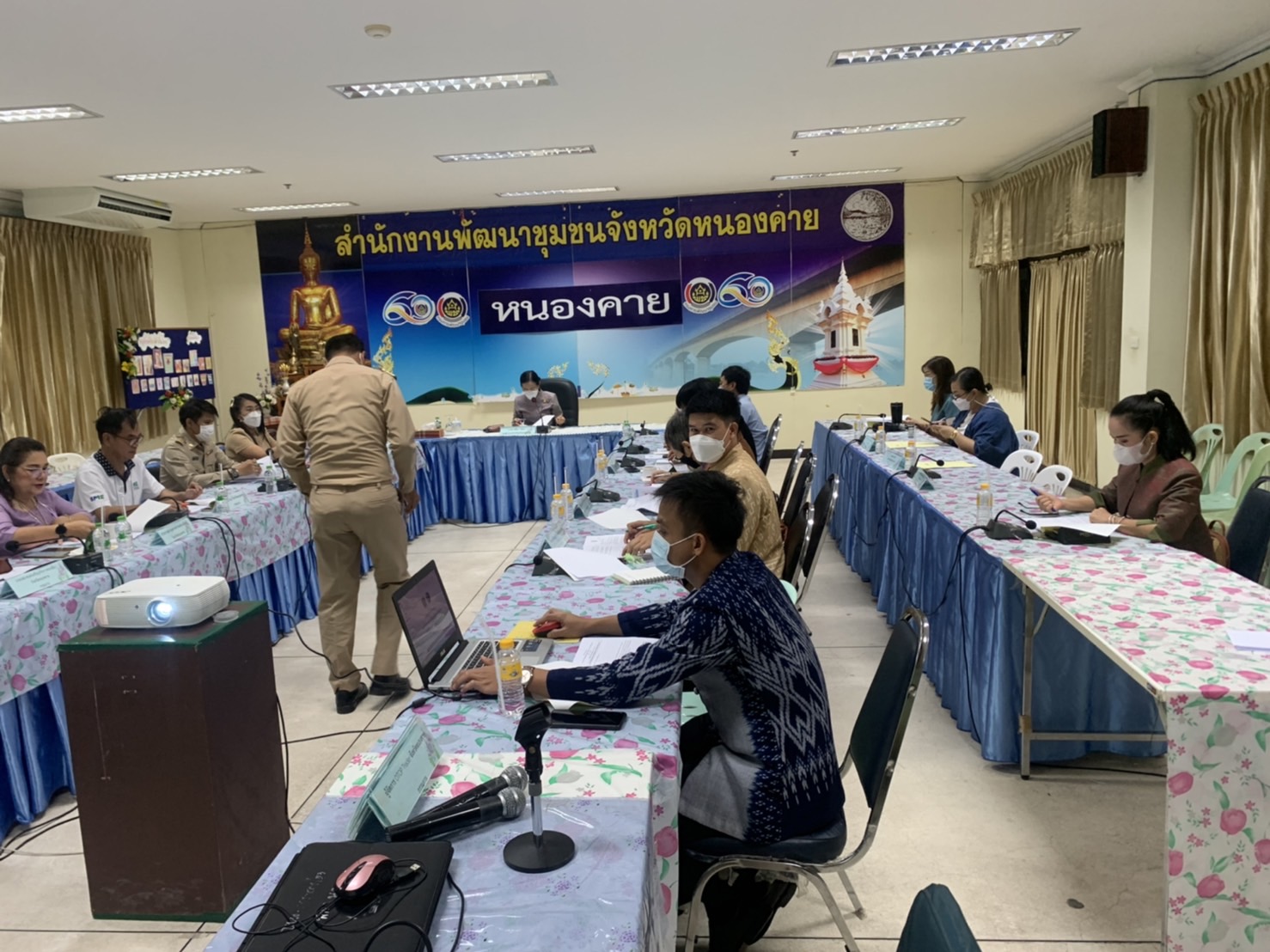 พช.หนองคาย ประชุมคณะกรรมการขับเคลื่อนศูนย์แสดงและจำหน่ายผลิตภัณฑ์ OTOP จังหวัดหนองคาย ครั้งที่  ๖/ ๒๕๖๕