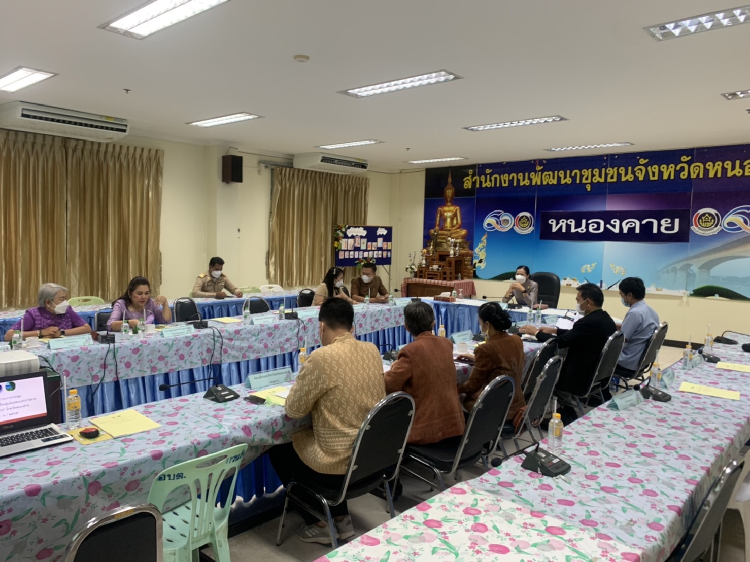 พช.หนองคาย ประชุมคณะกรรมการขับเคลื่อนศูนย์แสดงและจำหน่ายผลิตภัณฑ์ OTOP จังหวัดหนองคาย ครั้งที่  ๖/ ๒๕๖๕