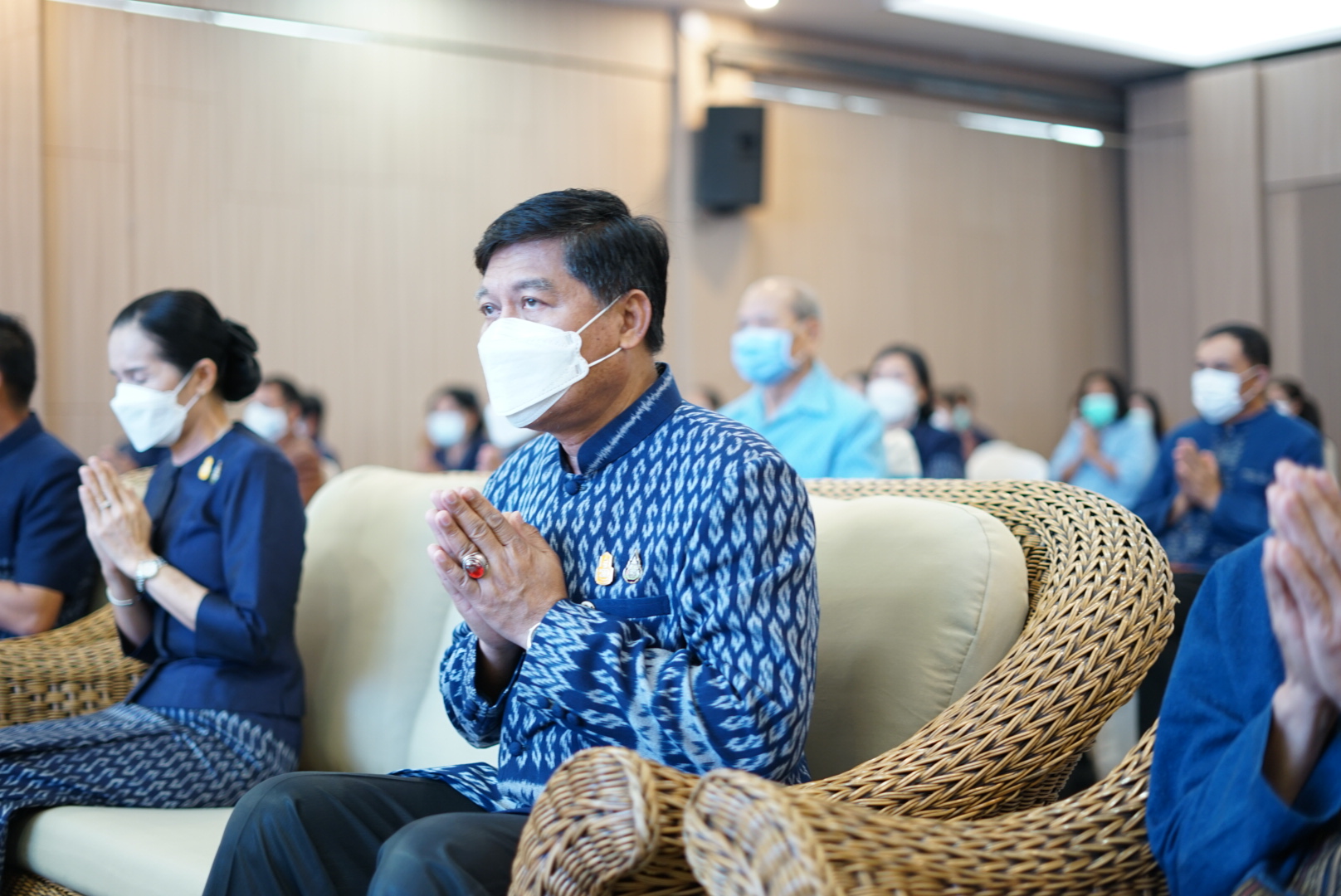 พช.หนองคาย จัดกิจกรรมทำบุญเนื่องในโอกาสวันคล้ายวันก่อตั้งกรมการพัฒนาชุมชน ครบรอบ 60 ปี